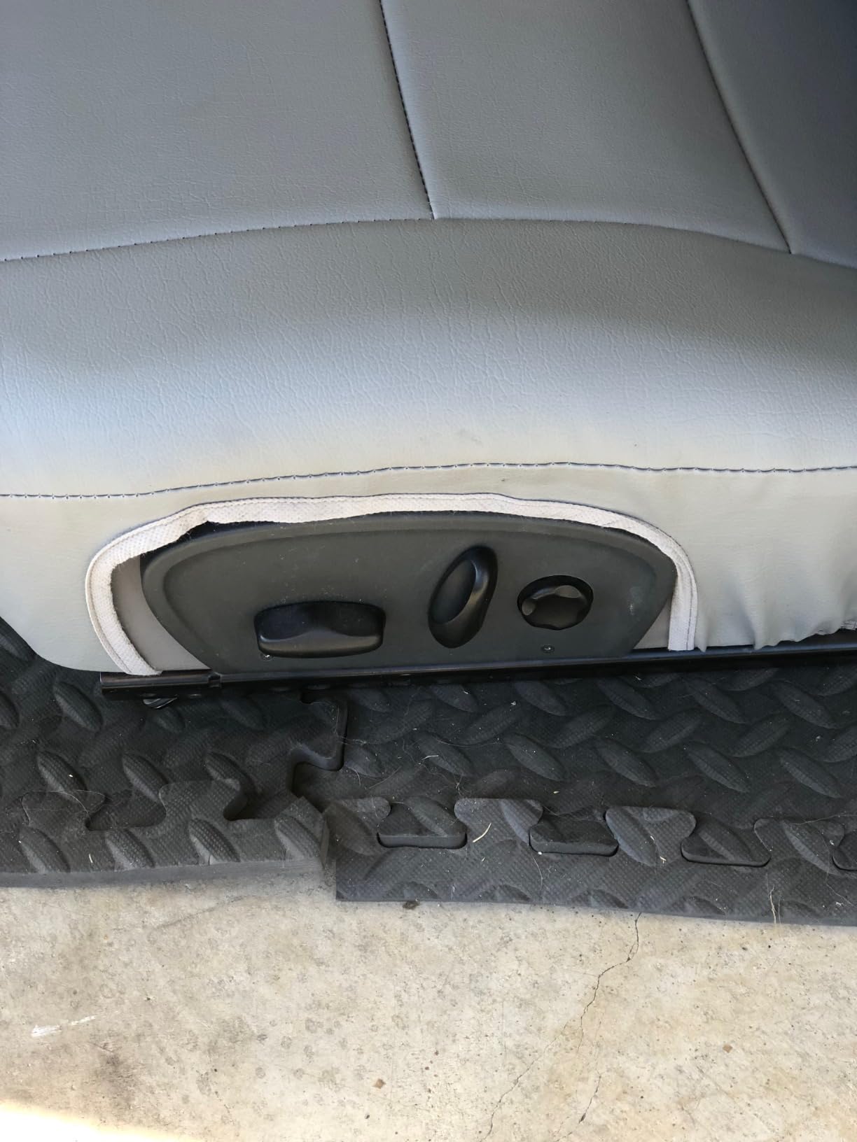 IG Light Grey Artificial Leather Faux PVC Custom Made Original Fit OE Porsche 986 986.1 Boxster Front Seat Covers Tailor Made for MK1 1st Gen Boxster 1997-2004