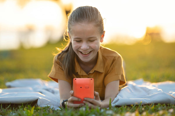 Lexibook, Power Cyber Arcade®, 300 Games Portable Game Console, JL3000