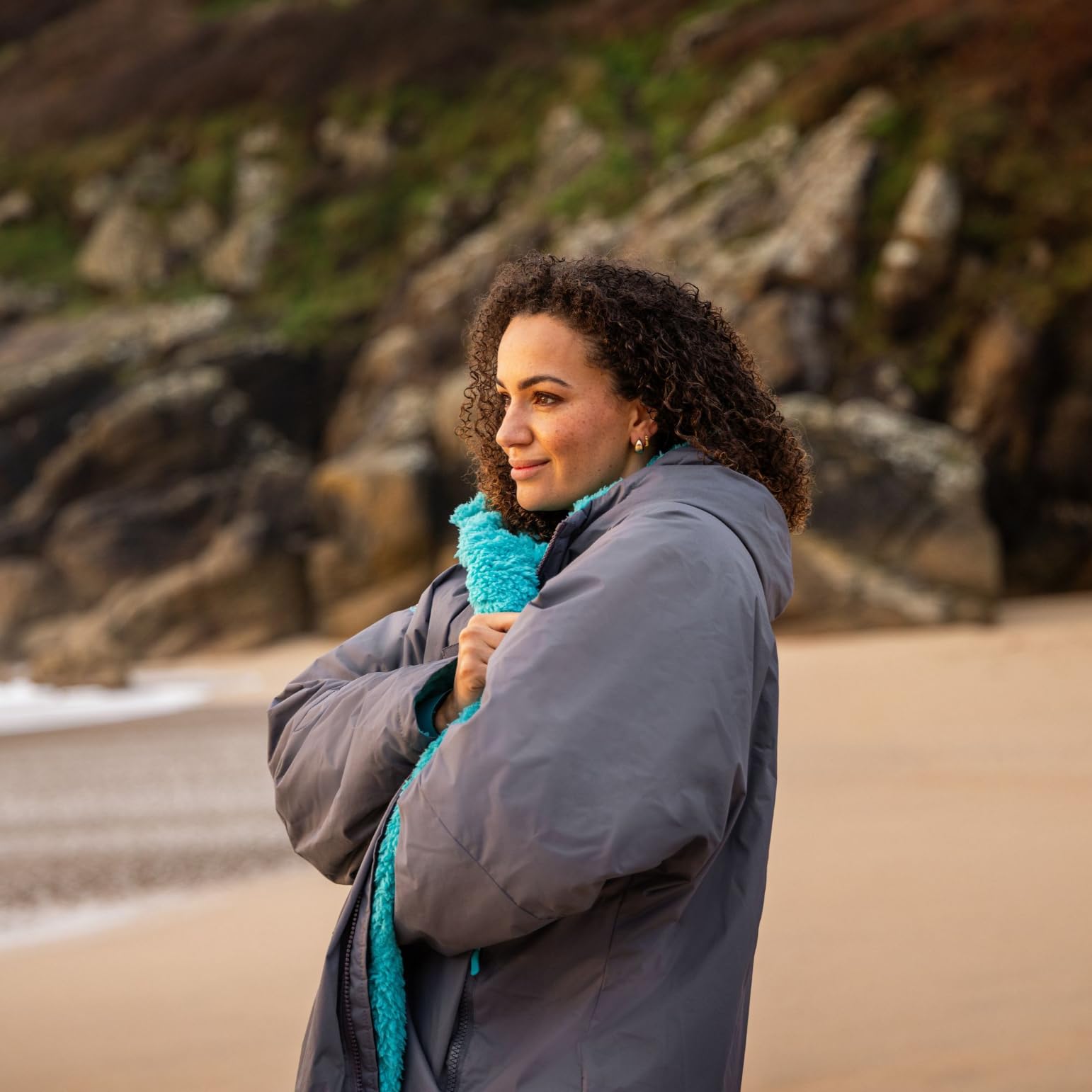 Osprey Changing Robe for Kids and Adults, Waterproof Changing Robe, Swimming and Beach Robe, Unisex, Multiple Colours