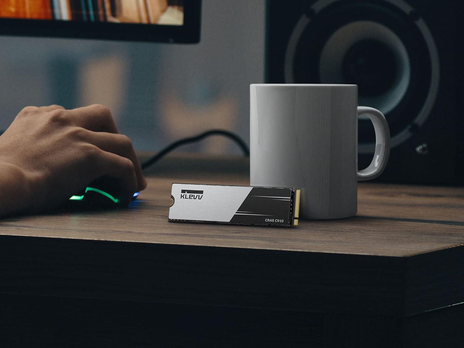 KLEVV CRAS C910 SSD 1TB, M.2 NVMe 2280, PCIe Gen4x4 Internal Solid state Drive with Heatsink, Up to 5000MB/s Data Transfer Speed, High-Performance Storage Solution