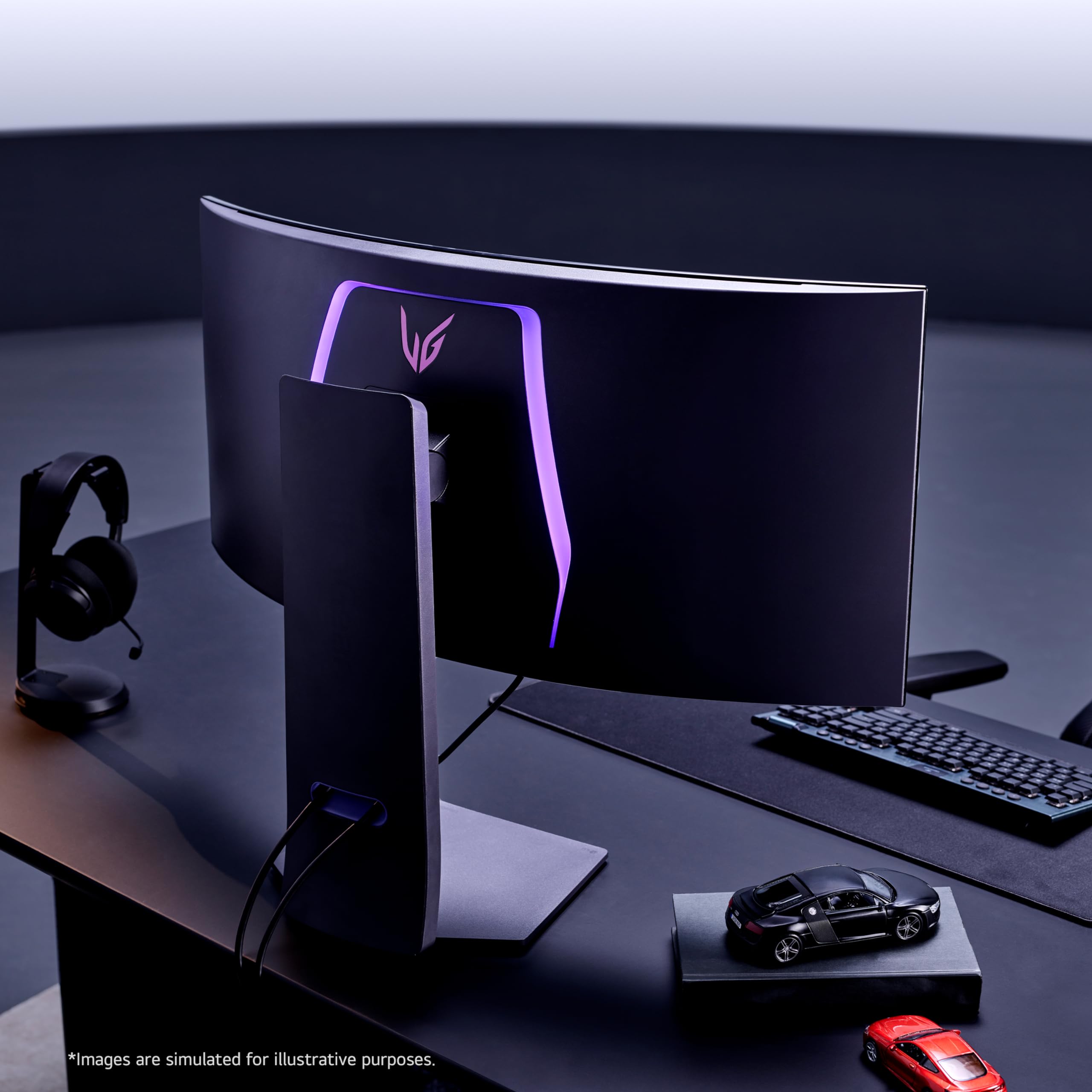 LG UltraGear OLED Gaming Monitor 32GS95UV-B, 32 inch UHD 4K, Dual mode 4K: 240Hz / FHD: 480Hz, 0.03ms Response Time, NVIDIA G-Sync & AMD FreeSync Premium Pro, 7W Stereo speakers, DisplayPort, HDMI 2.1