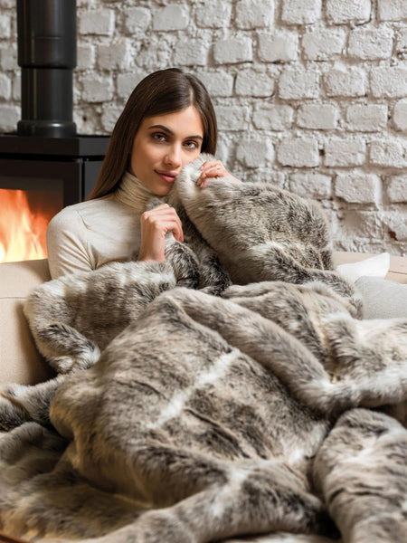 Dreamland Hygge Days Electric Blanket – Heated throw - Zebra, Luxury Faux Fur, 5-minute Fast heat up, 6 temperature settings, 1/3/9-hour auto timer, Electric throw, Machine Washable, 160x120cm