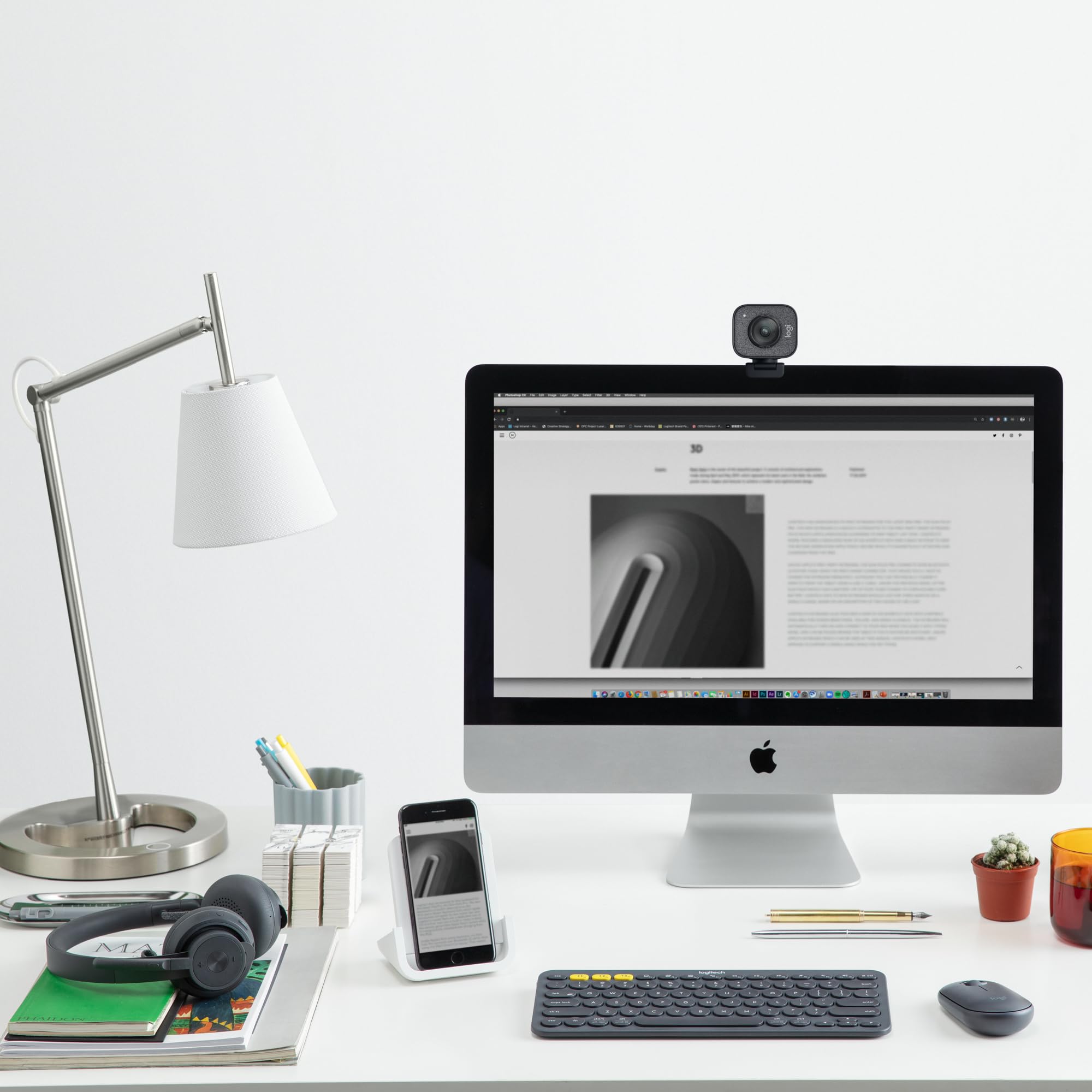 Logitech StreamCam – Live Streaming Webcam for Youtube and Twitch, Full 1080p HD 60fps, USB-C Connection, AI-enabled Facial Tracking, Auto Focus, Vertical Video - GRAPHITE