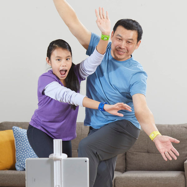 Hasbro Gaming Twister Ultimate: Bigger Mat, More Coloured Spots, Family, Kids Party Game Age 6+; Compatible with Alexa (Amazon Exclusive)