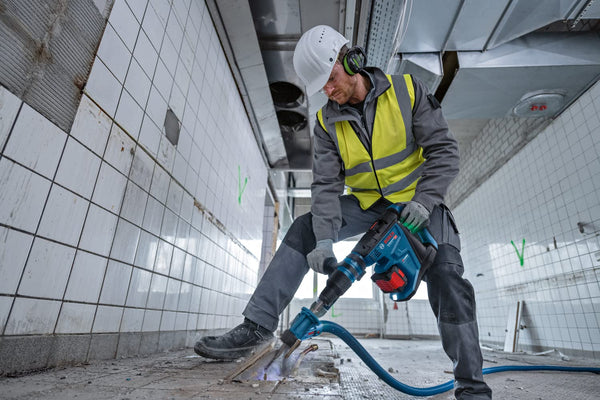 Bosch Professional 18V System BITURBO Cordless Rotary Hammer GBH 18V-40 C (incl. Machine Cloth, Grease Tube, Aux. Handle, 1x XL-BOXX, Without Battery/Charger)