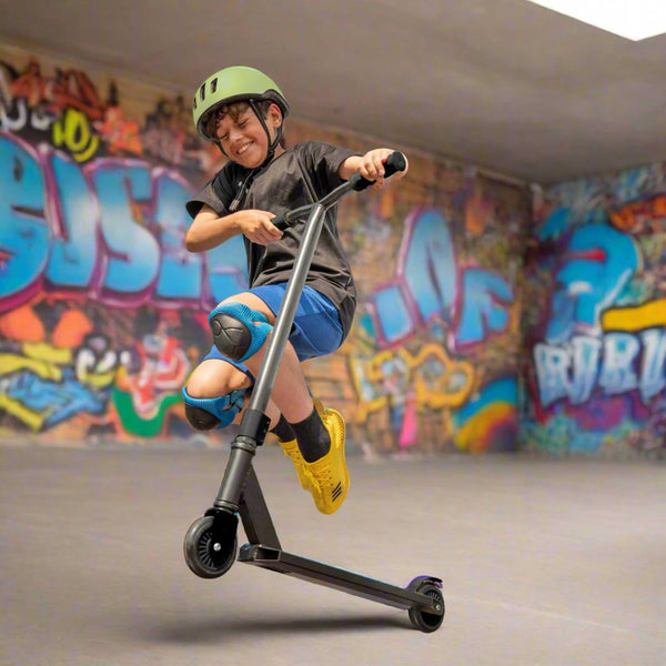 EVO Viper Stunt Scooter for Kids and Teens | Freestyle Trick Scooter with 360? Spin, TPR Handle Grips, Triple Bolt Clamp | Pro, Intermediate &