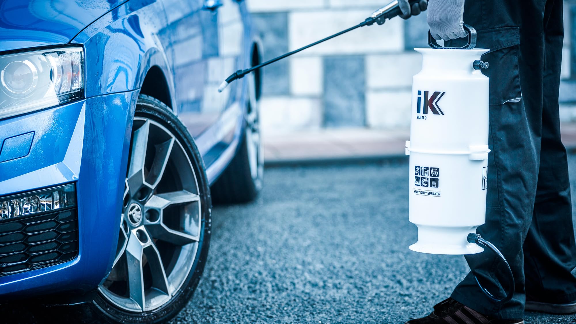 Goizper IK MULTI 9 - Acid-Resistant Pressure Sprayer - Metal Handle - Safety Valve - Shoulder Strap - 9L Tank - For Cleaning and Garden Products