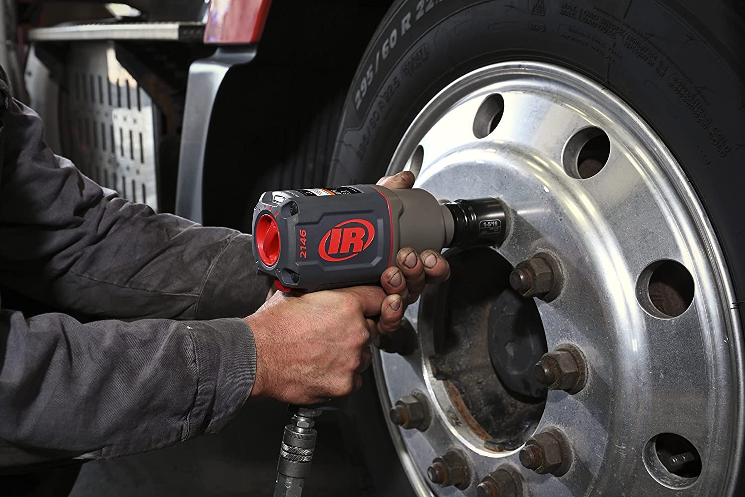 Ingersoll-Rand W7172-K22B-EU Impact Wrench, 3/4 Inch 20V Cordless Impact Wrench, 2X BL2022 Li-Ion Batteries 5.0 Ah + Charger Kit (UK Plug) in Case