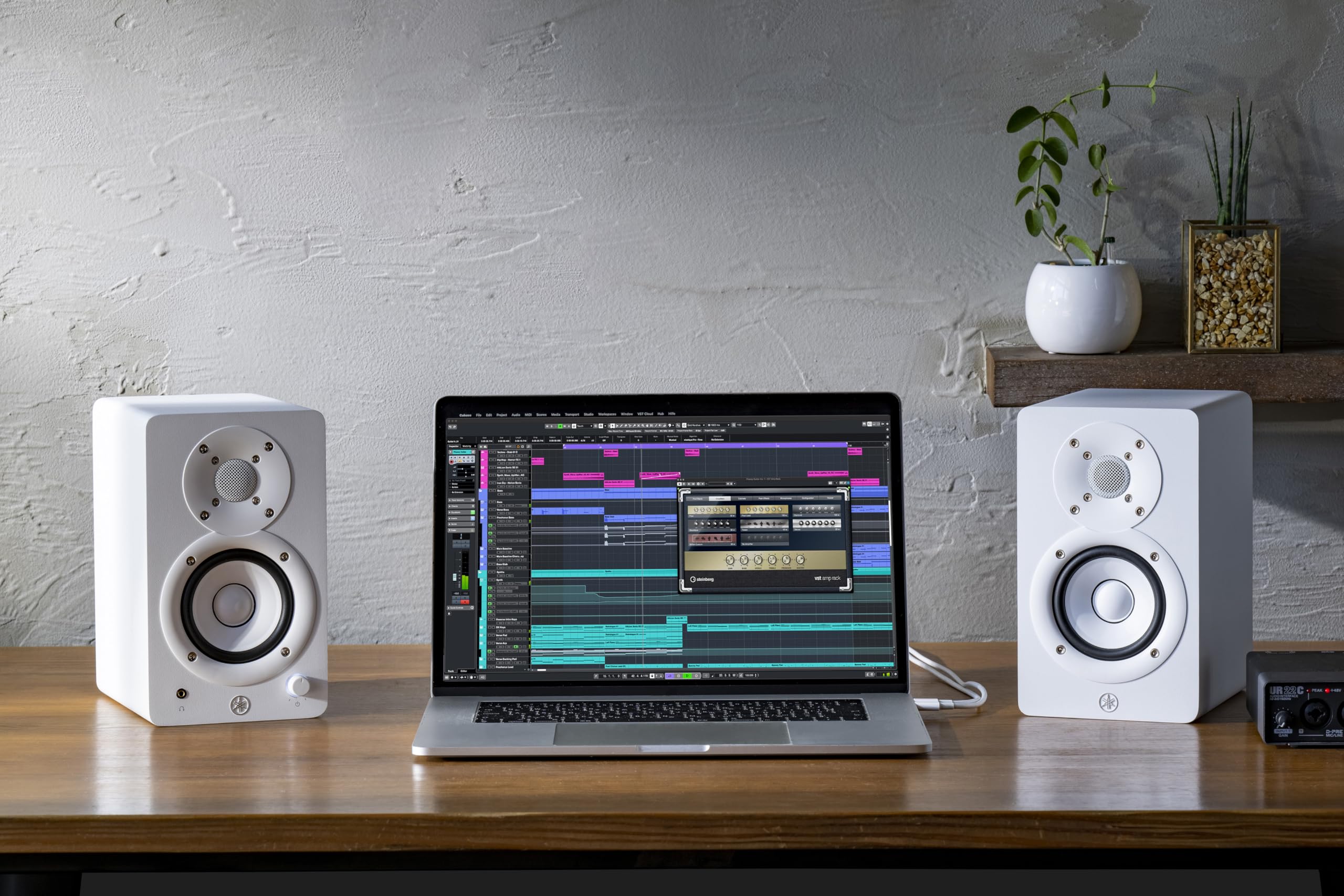 Yamaha HS4 Studio Monitors (Black) – Compact 2-Way Powered Speakers with Advanced Sound Control and Versatile Connectivity for Music Production and Video Editing