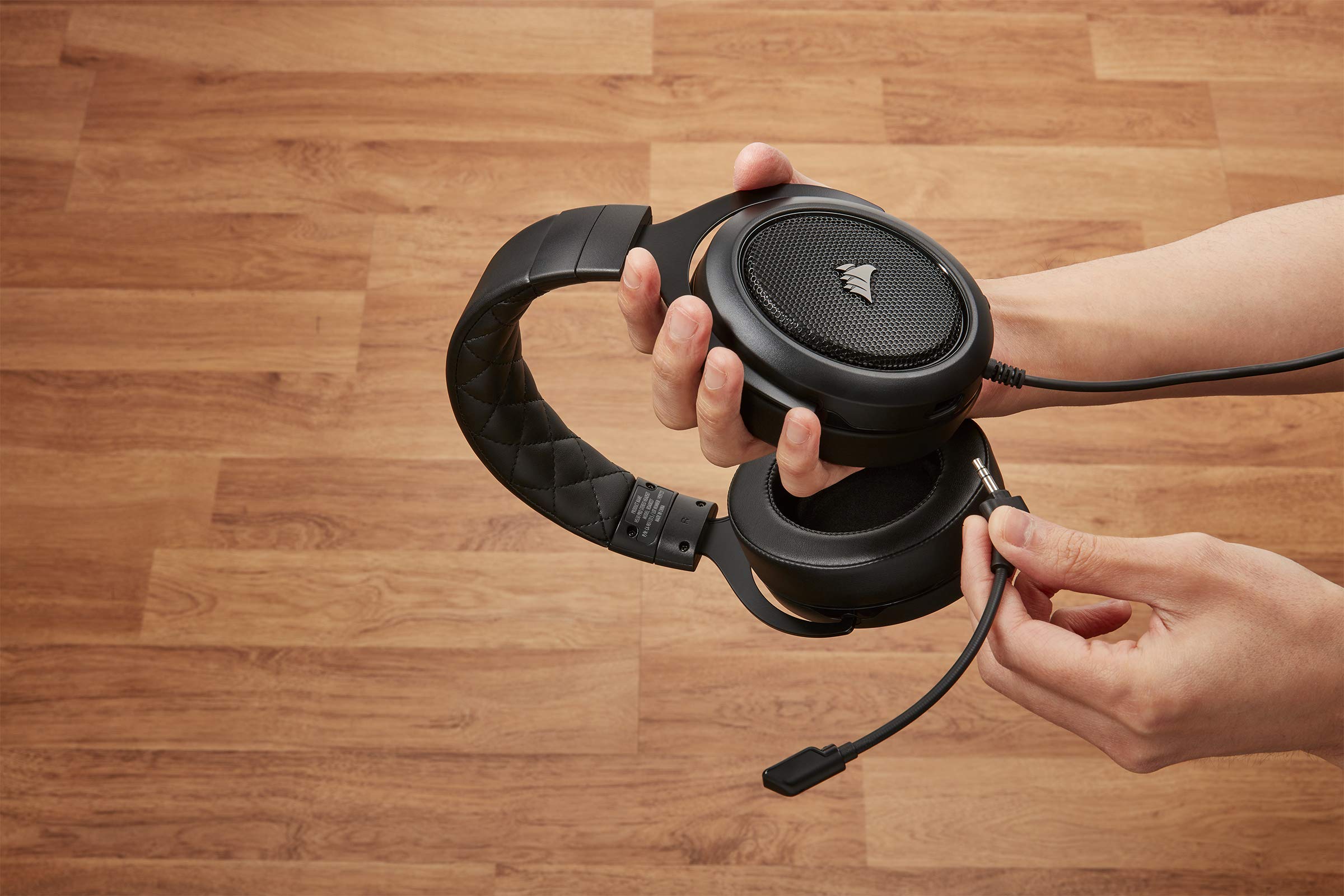 CORSAIR HS55 SURROUND Lightweight Multiplatform Wired Gaming Headset – Dolby 7.1 Surround Sound – iCUE Compatible – PC, Mac, PS5, PS4, Xbox, Nintendo Switch, Mobile – Carbon