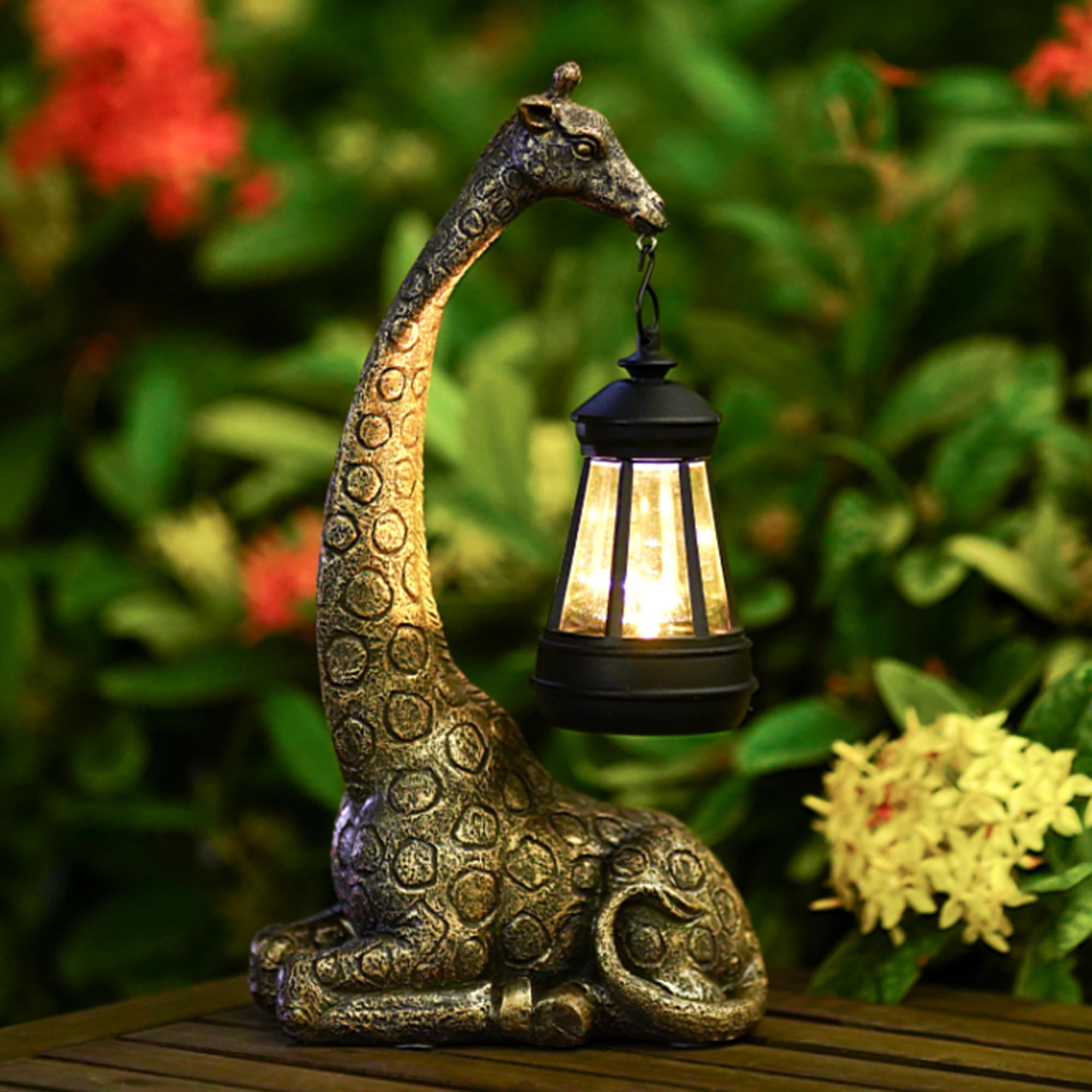 Goodeco Giraffe with Solar Lanterns - 28cm Giraffe Ornament Outdoor Statues Figurines with Solar Powered LED Lights for Garden/Yard Decor,Gift