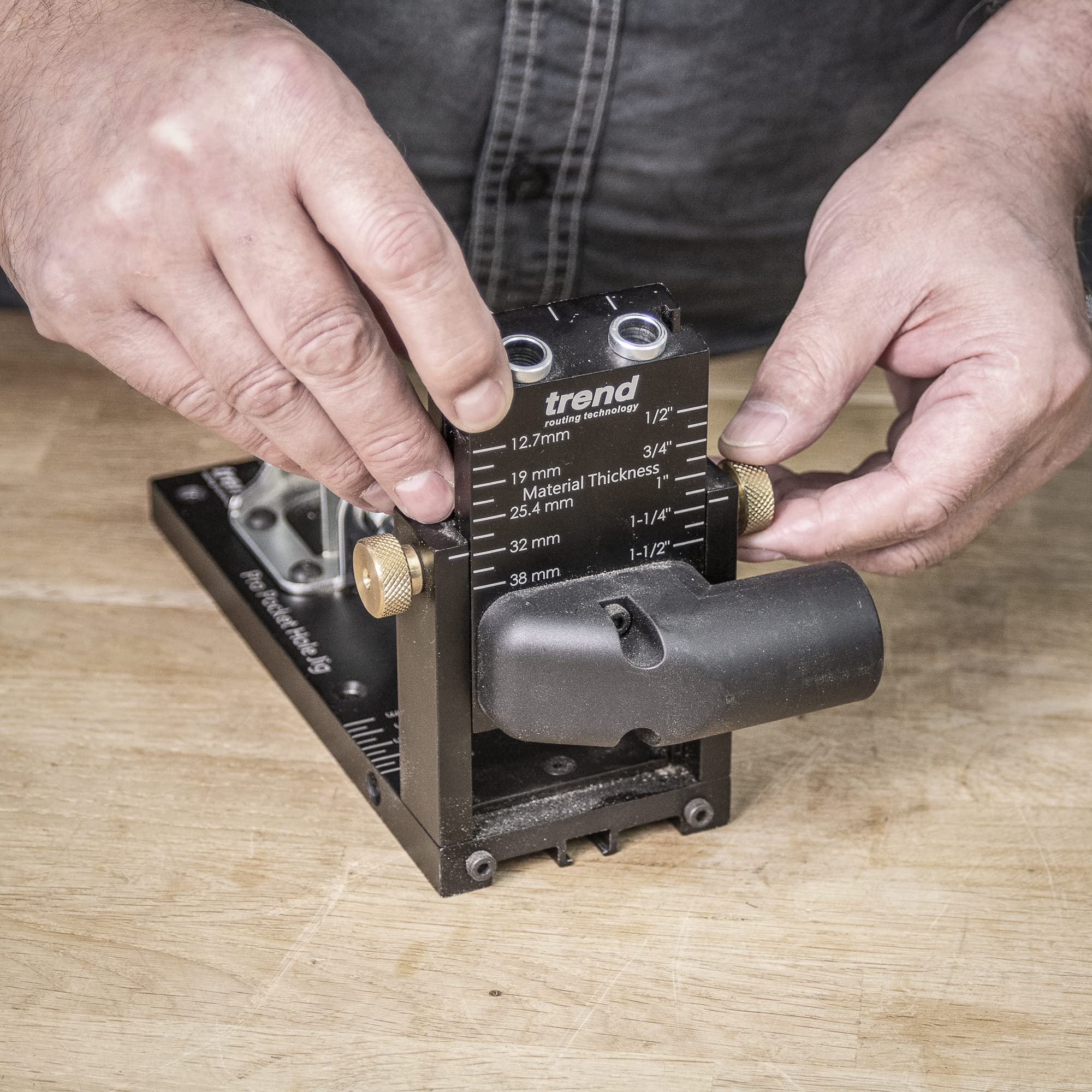 Trend Pocket Hole Jig Pro Kit with Pocket Hole Jig, Support Rods & End Stops, Face Clamp, HSS Drill Bit & Depth Collar, Square Drive Bits, 100 Screws & Storage Case, PH/JIG/AK , 12.7-38mm