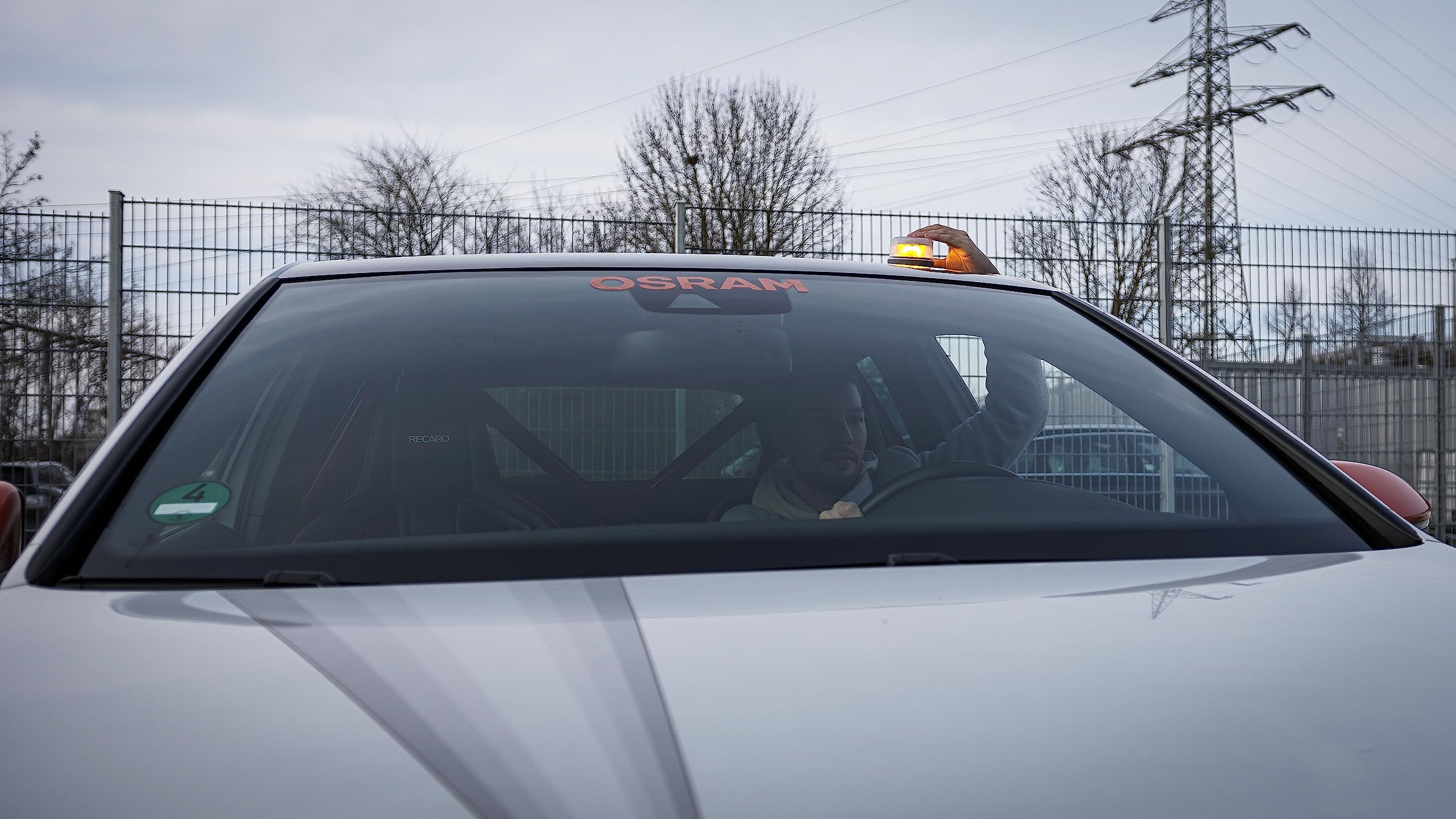 OSRAM LEDSL102 Ledguardian Road Flare Sign V16 Emergency Light for Cars, Breakdown Light, Car Emergency Beacon, Round Safety Warning Light for Vehicles and Motorcycles