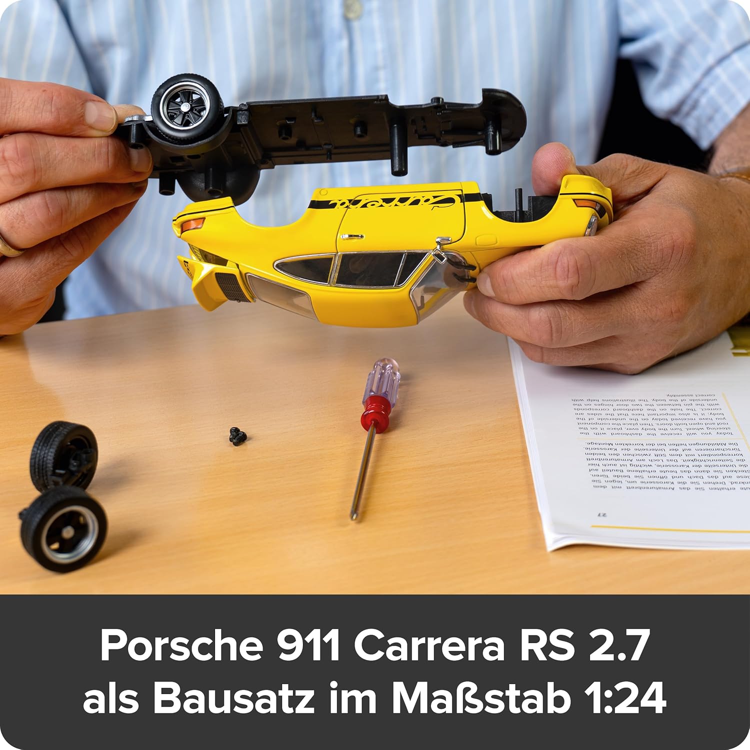 FRANZIS 67273 Porsche 911 Carrera RS 2.7 Advent Calendar Model Kit 1:24 Scale Including Sound Base and 52-Page Accompaniment Book