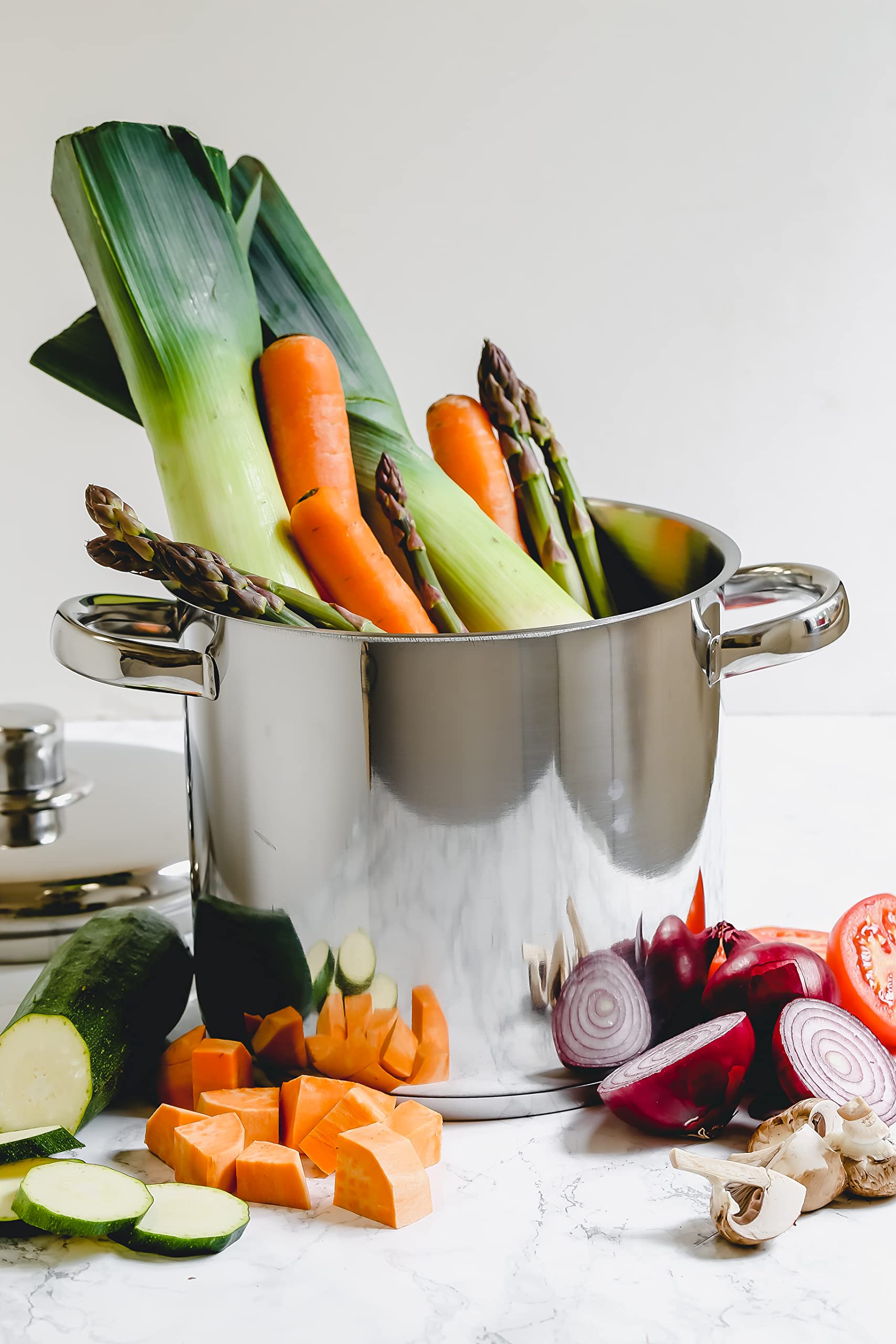 MasterClass Stock Pot With Lid 8.5L/24cm, Induction-Safe, Stainless Steel, Silver