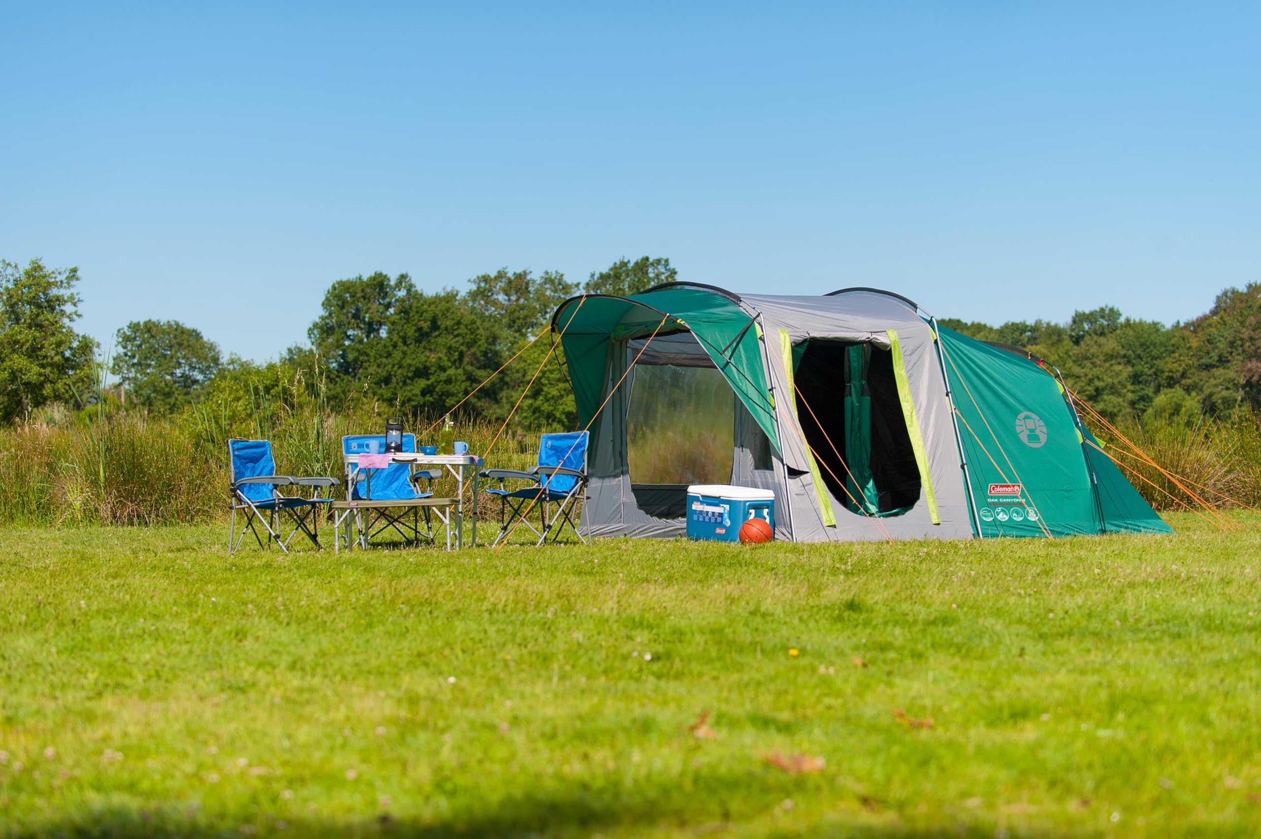 Coleman Oak Canyon 4 BlackOut Tent | 4 Man Family Tunnel Tent with 2 Special Darkened Bedrooms and Living area | 4 Person Camping Tent | 4500mm Waterproof | Sewn-in Groundsheet