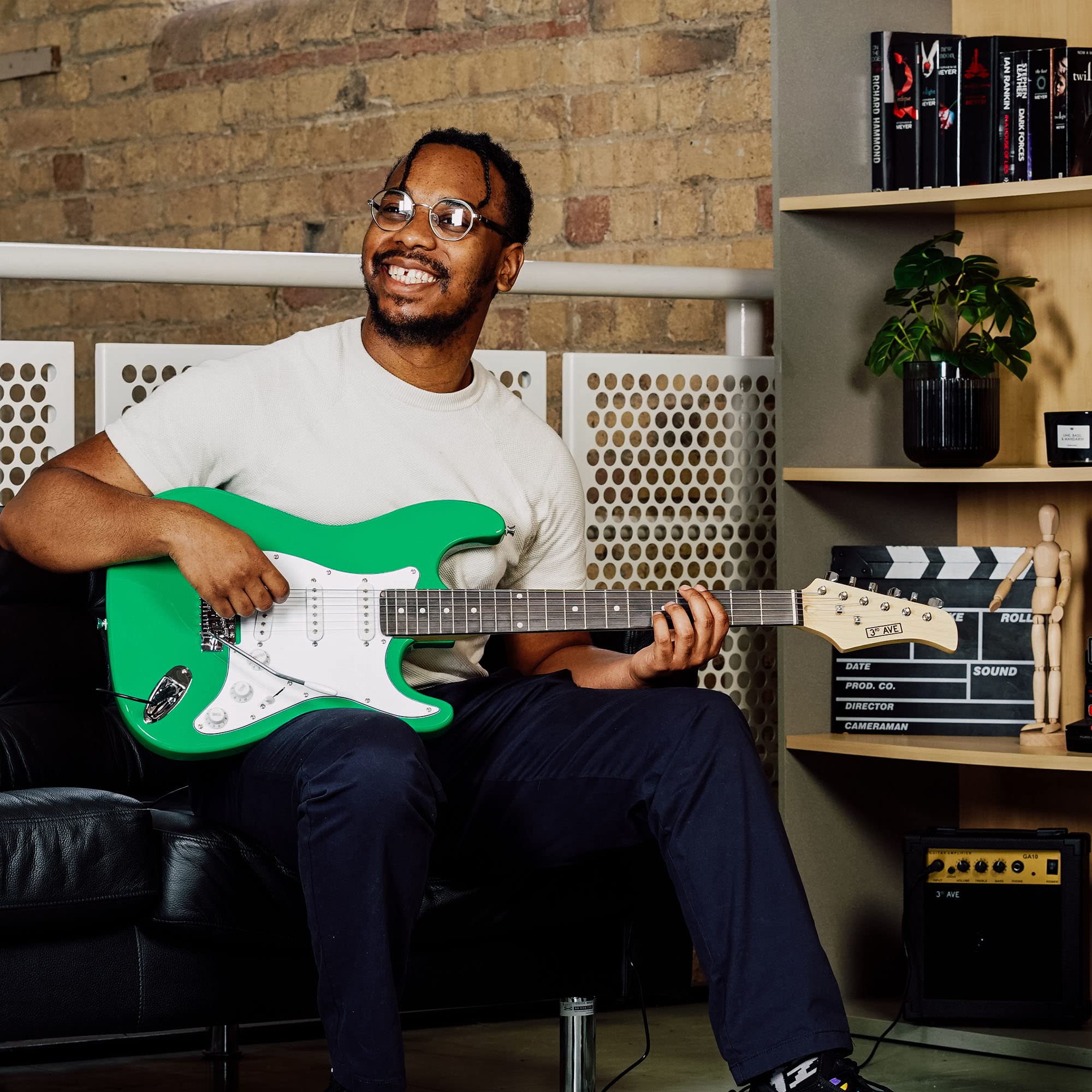 3rd Avenue XF Full Size 4/4 Electric Guitar Ultimate Kit with 10W Amp, Cable, Stand, Gig Bag, Strap, Spare Strings, Picks, Capo – Black