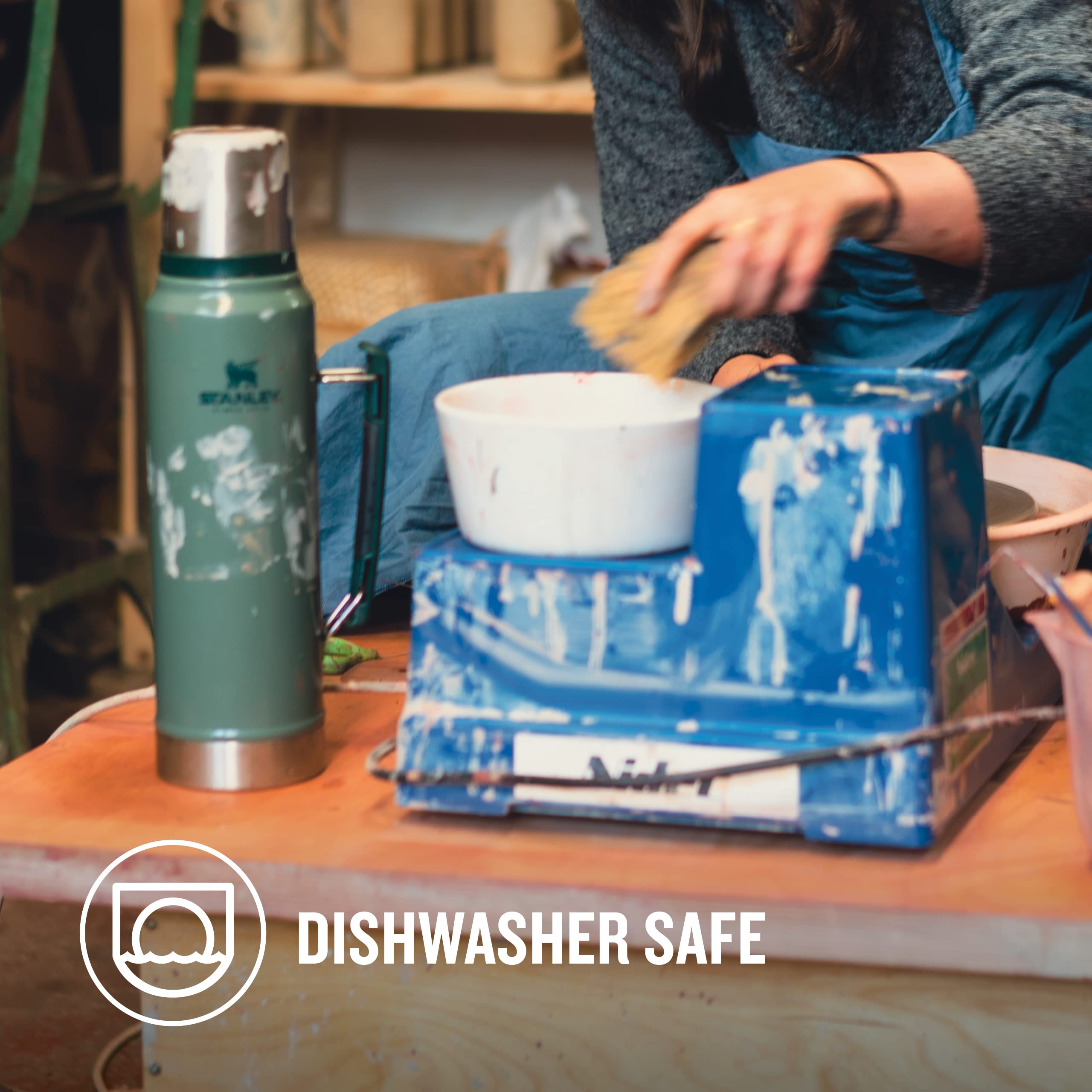 Stanley Classic Legendary Thermal Flask 1L - Keeps Hot Or Cold For 24 Hours - BPA-Free Insulated Bottle - Stainless Steel Coffee Flask - Leakproof - Dishwasher Safe - Hammertone Green