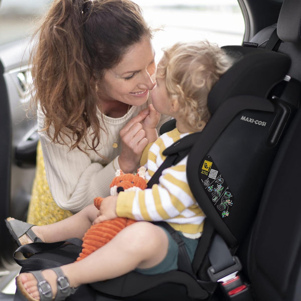 Maxi-Cosi Nomad Plus, Foldable Car Seat, 15 Months – 4 Years, 76 - 105cm , Portable Travel Car Seat, Ultra-Compact & Lightweight, Side Impact Protection, Fits any Car, Travel Bag, Authentic Black