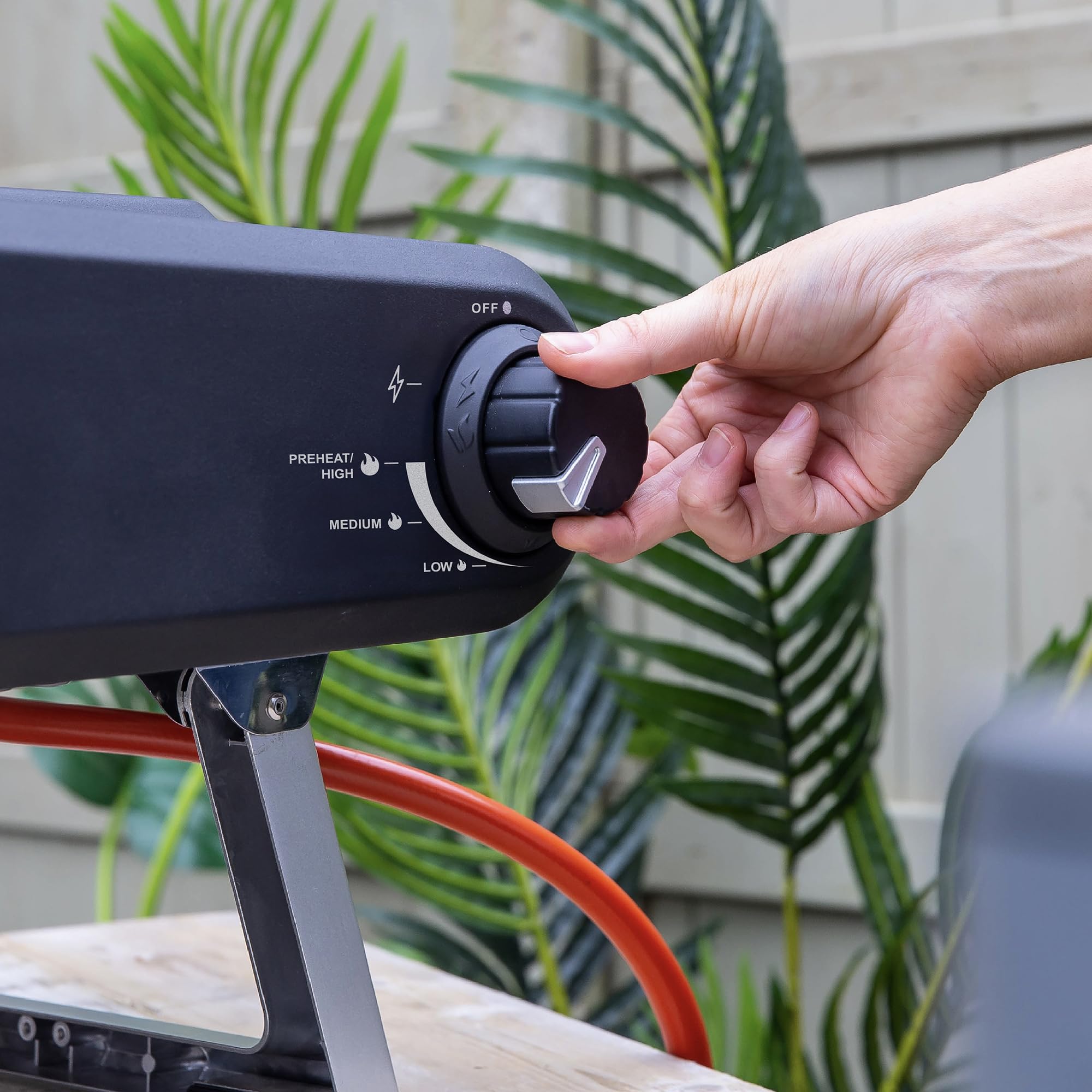 Zanussi ZPO1BPC Outdoor 12 Inch Wood Pellet Portable Wood Fired Pizza Oven with Paddle and Cover in Black, BBQ Oven & Smoker, Stainless Steel Foldable Legs