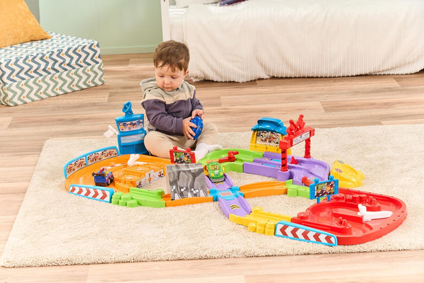 VTech Toot-Toot Drivers Super Circuit RC Raceway, Toy Car Playset with 2 Vehicles Included, 3 Exciting Crash Zones, Songs & Fun Phrases, Interactive Toddler Toy 12 Months, 2, 3, 4 +, English Version