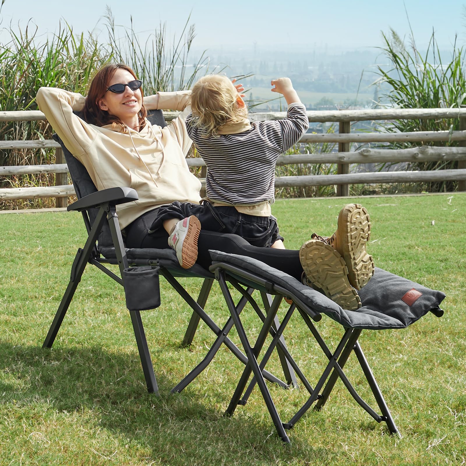 EVER ADVANCED Folding Camping Footrest Ergonomical Ottomans for Living Room Collapsible Garden Footstool Lightweight Leg Rest with Carry Bag for