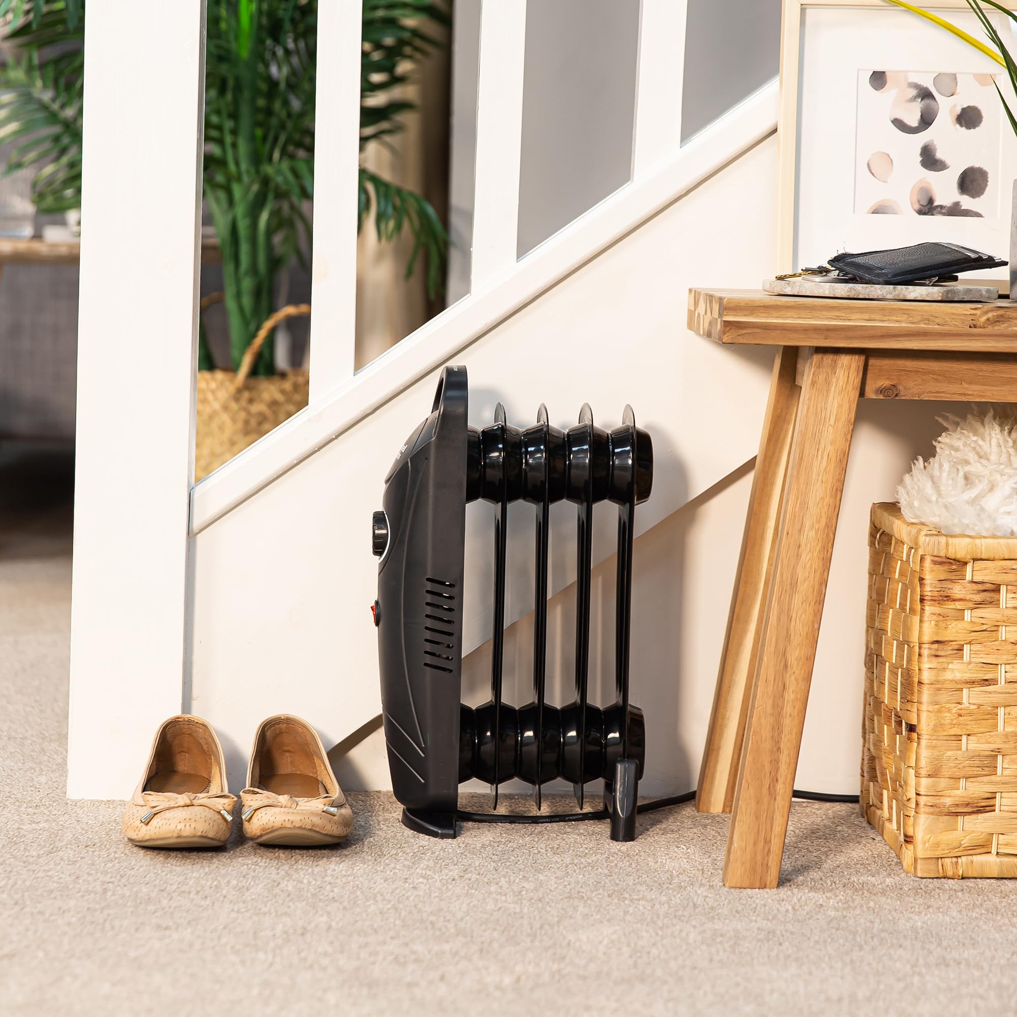 Russell Hobbs 1500W/1.5KW Oil Filled Radiator, 7 Fin Portable Electric Heater - White, Adjustable Thermostat with 3 Heat Settings, Safety Cut-off, 15 m sq Room Size, RHOFR5001, 2 Year Guarantee