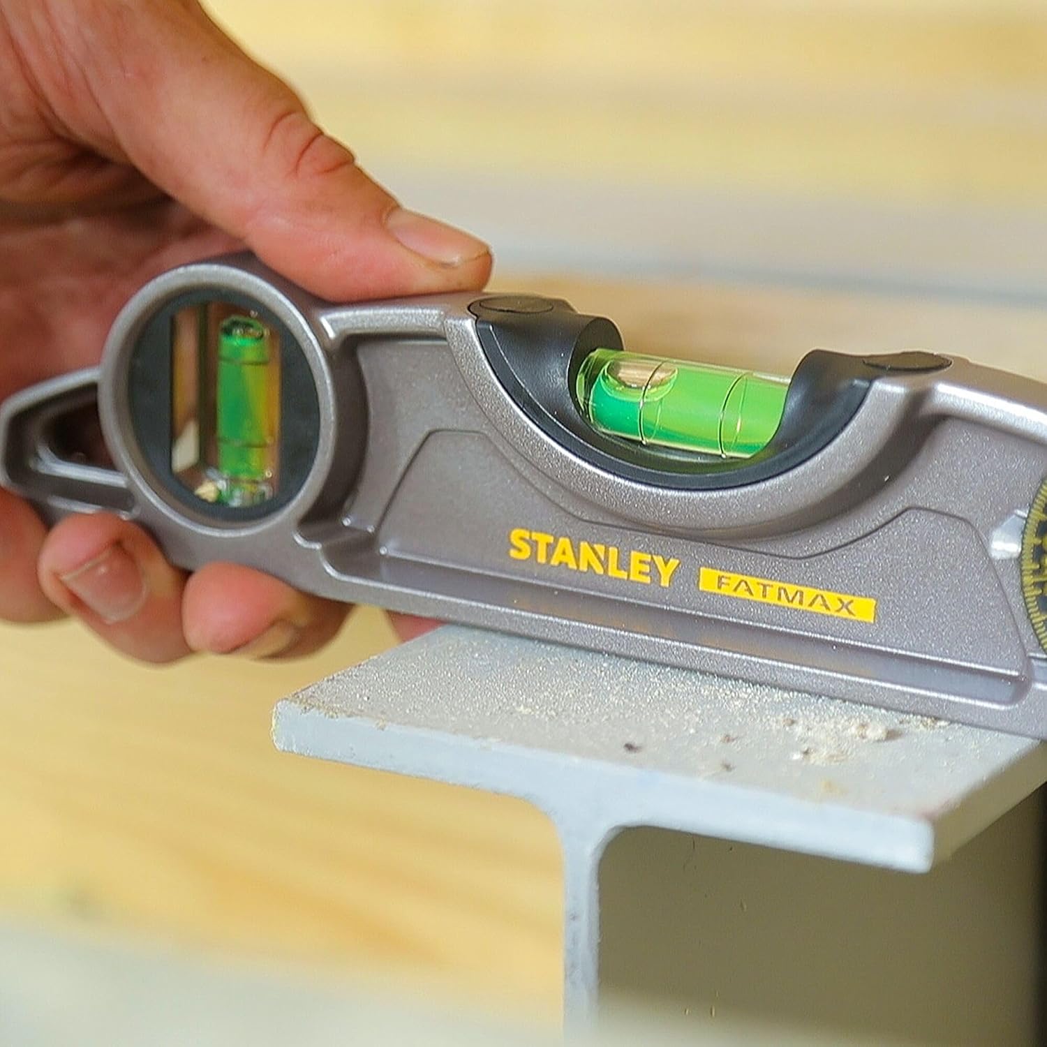 STANLEY Torpedo Level Heavy Duty Aluminium Body and Magnetic Base Including 3 Reversible Vials 0-43-609, Grey/White, 25cm