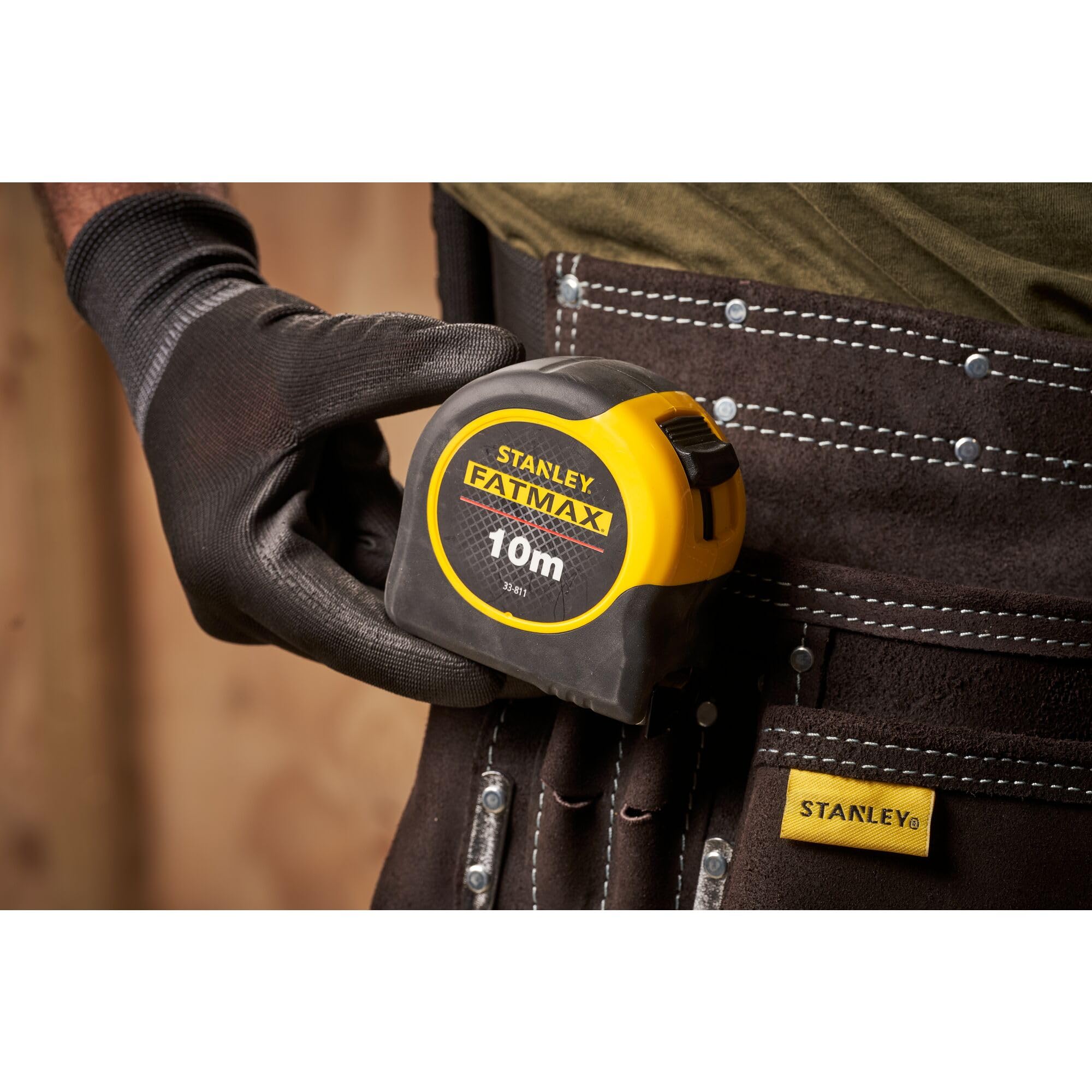 STANLEY Tape Measure Blade Armor 8 M Metric Shock Resistant with Mylar Coating and Cushion Grip 0-33-728