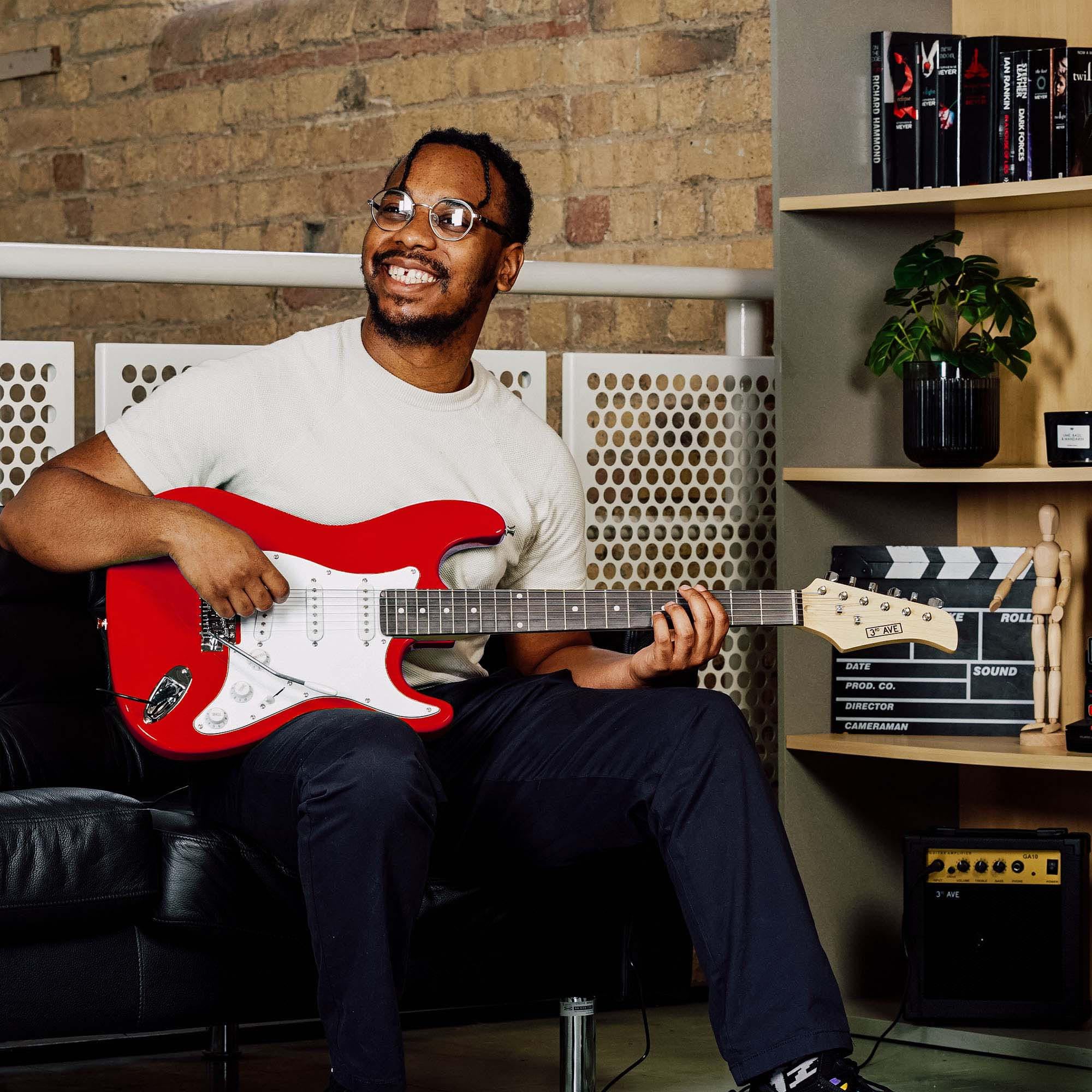 3rd Avenue XF Full Size 4/4 Electric Guitar Ultimate Kit with 10W Amp, Cable, Stand, Gig Bag, Strap, Spare Strings, Picks, Capo – Black