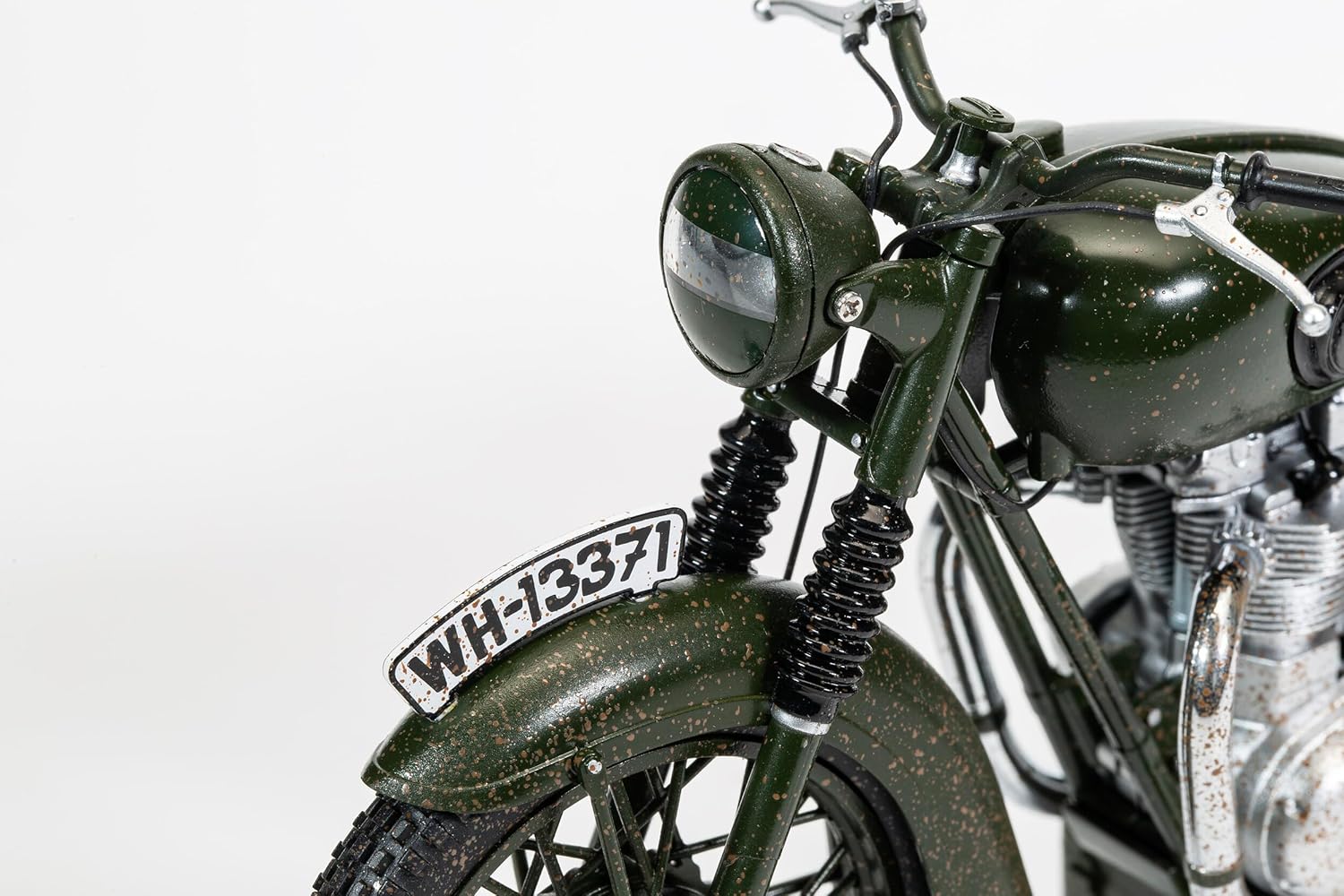 Corgi Diecast Model Cars - CC08501 The Great Escape - Triumph TR6 Trophy (Weathered) - Men, Women & Kids Souvenir Gifts from UK - Small Die Cast Toy Car Models for Boys, Gift for Motor Enthusiasts