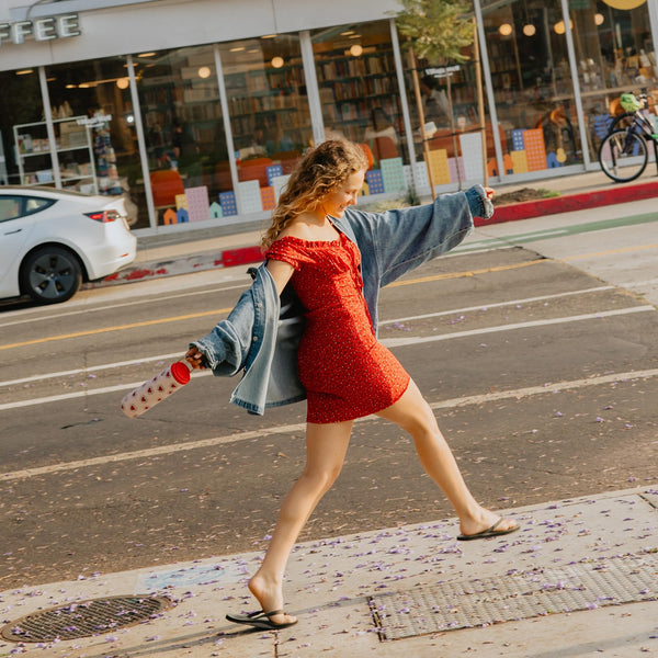 Insulated Water Bottle 700ml(24oz) with Straw, Lid, and Handle - Stainless Steel Sports Travel Gym Bottle for Men and Women (Skiing)