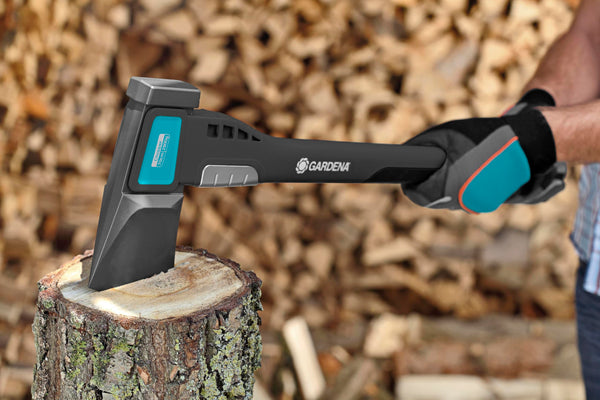 Gardena Splitting Axe 2800 S, Versatile Axe for Various Wood Work, Non-stick Coating, Stainless Steel Impact Protection, Hammer Function, 70 cm