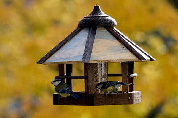 dobar? 21390 Camouflage Bird Feeder Made of Wood - Hanging Bird House - Includes Feeder - Compact Bird Villa - 35 x 35 x 29 cm - Brown/Beige/Grey