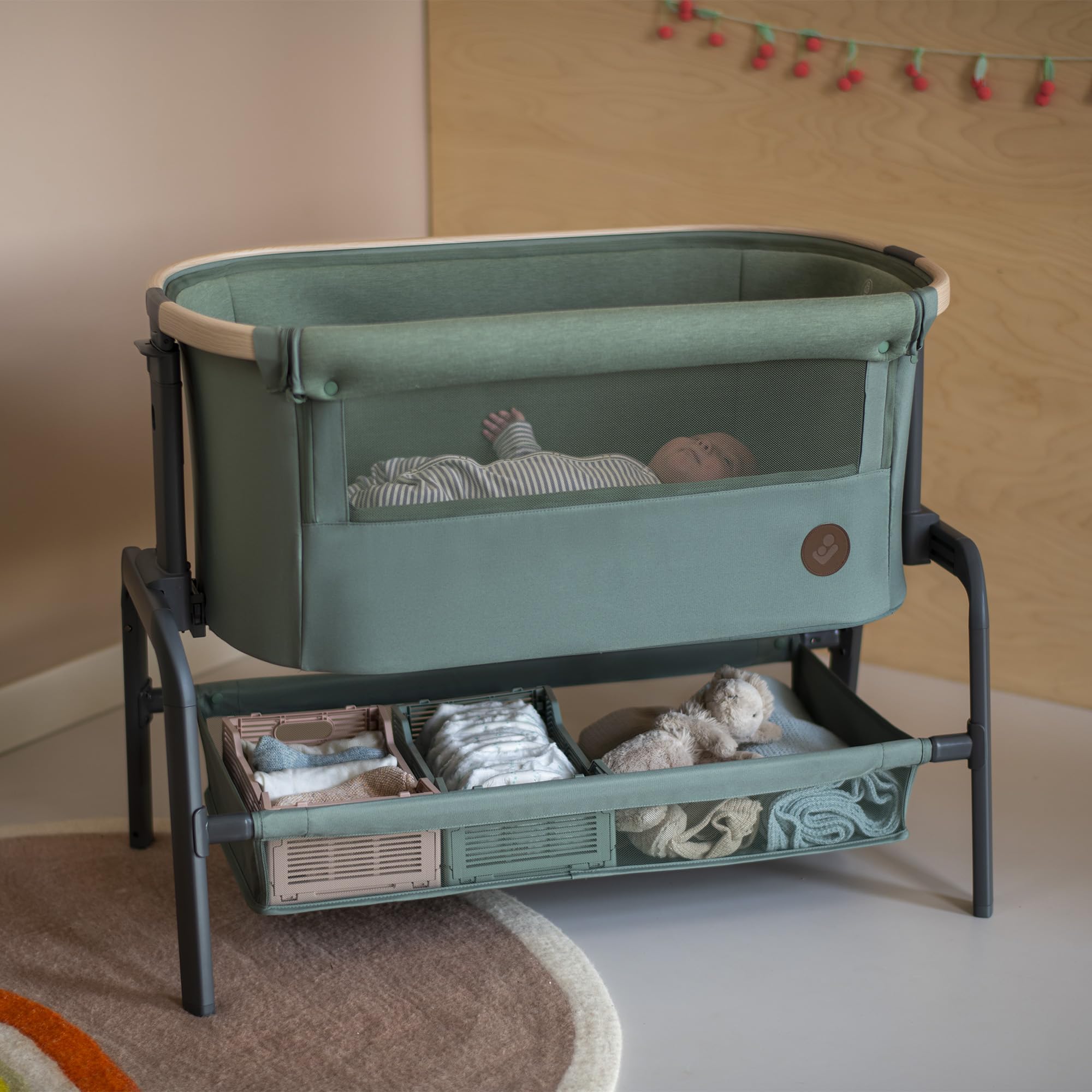 Maxi-Cosi Iora Co-Sleeper Crib, Foldable Baby Bedside Crib, 0–6 Months, max 9 kg, 4 Incline & 5 Height Positions, Easy Slide, Comfortable Mattress, Large Basket, Easy to Carry, Essential Grey