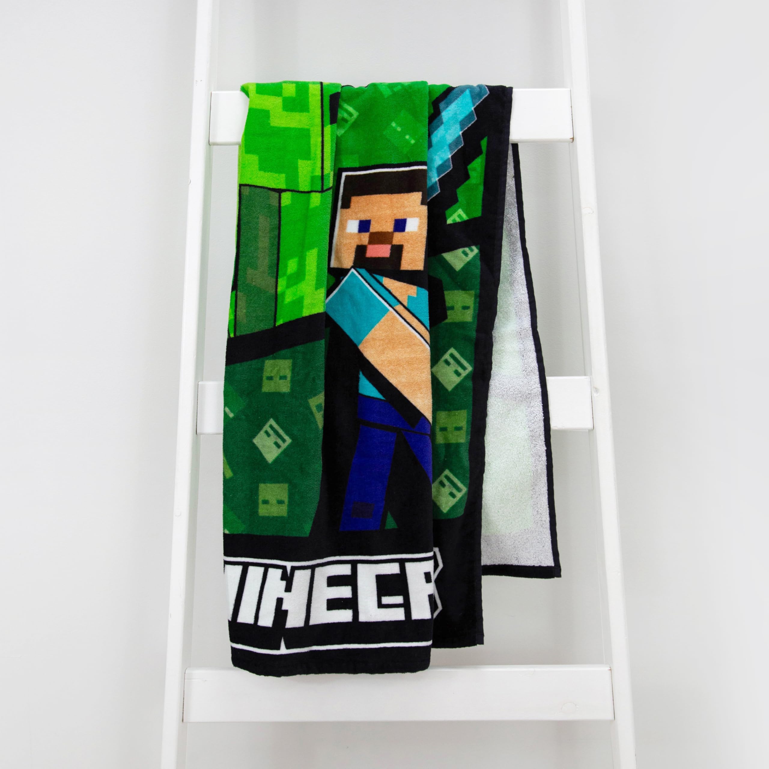 Character World Mercedes AMG Petronas Official Towel | Super Soft Feel, Formula One Design | Perfect The Home, Bath, Beach & Swimming Pool | One Size 75cm x 150cm | 100% Cotton