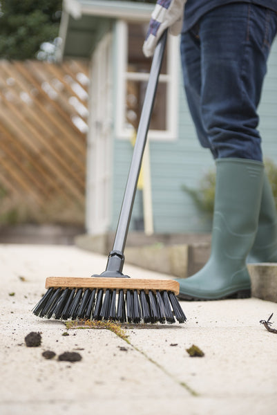 Addis 513881 Essentials Wooden Outdoor Complete Broom with Metal Handle, Natural/ Black, 27.5 cm