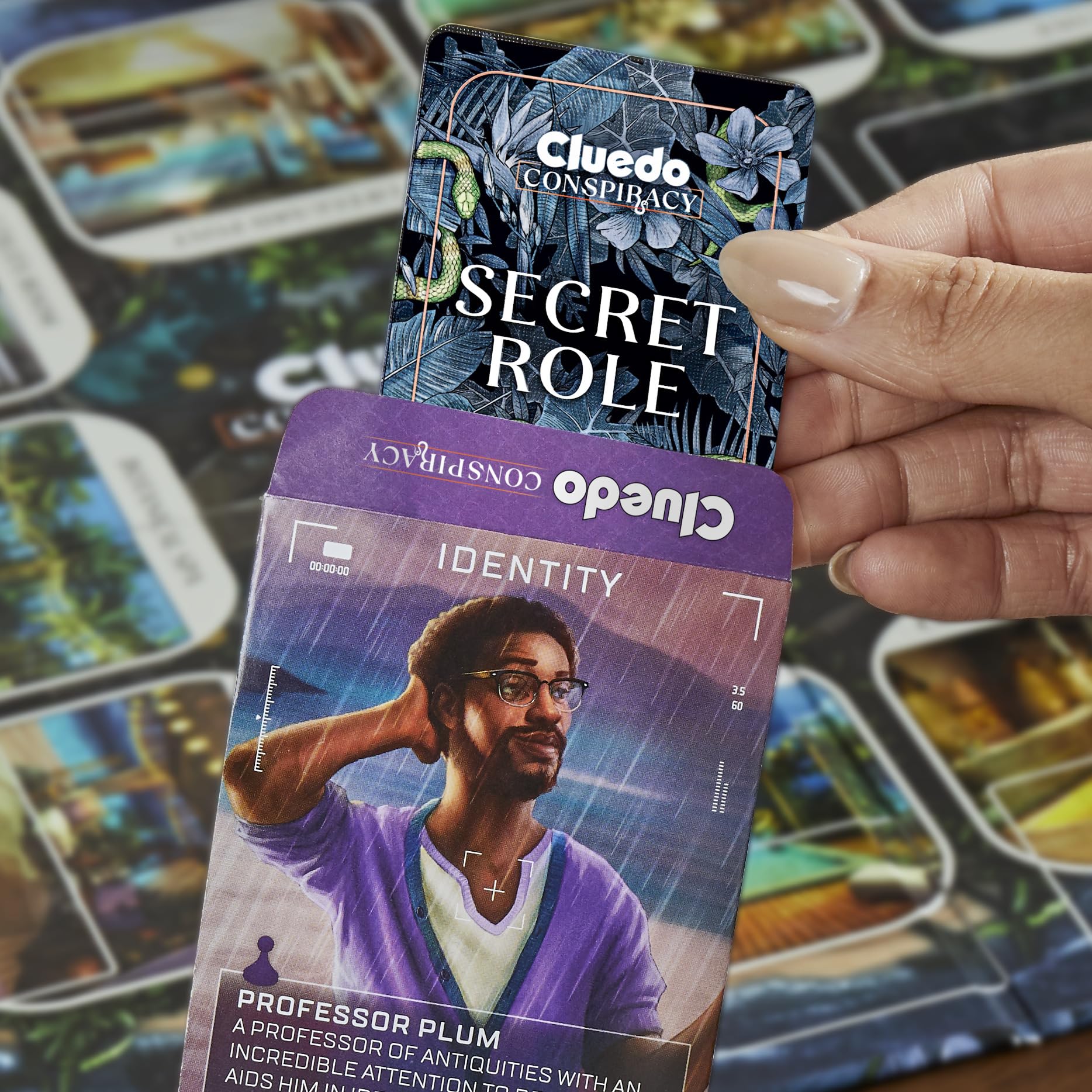 Hasbro Gaming Cluedo, Reimagined Classic for 2-6 Players, Detective Board Game for 8+ Year Old Boys and Girls