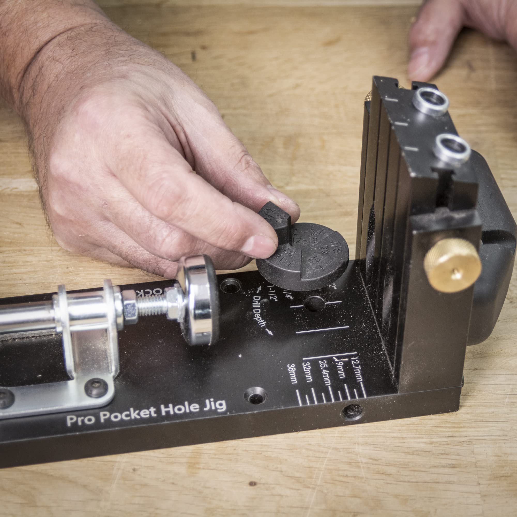 Trend Pocket Hole Jig Pro Kit with Pocket Hole Jig, Support Rods & End Stops, Face Clamp, HSS Drill Bit & Depth Collar, Square Drive Bits, 100 Screws & Storage Case, PH/JIG/AK , 12.7-38mm