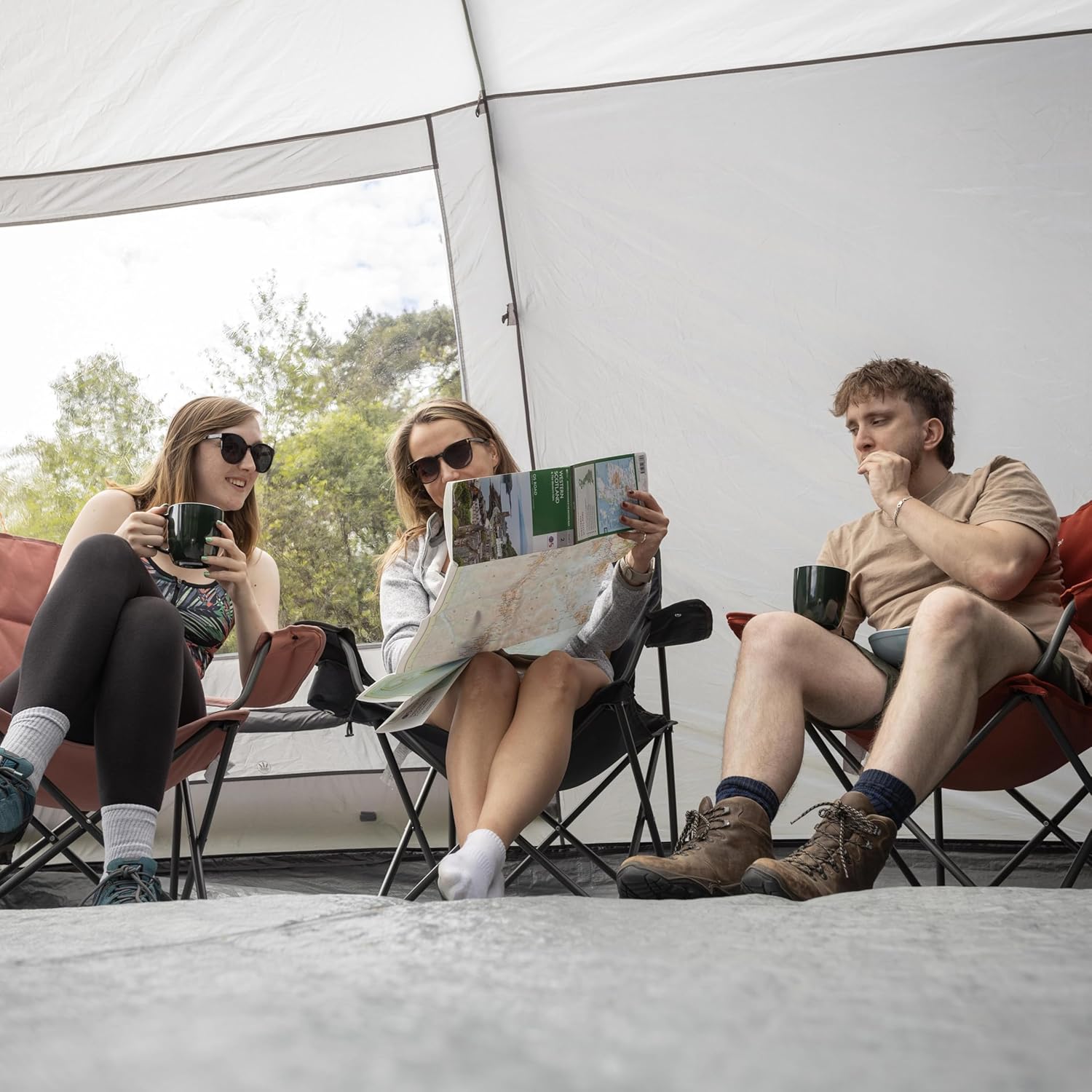 Vango Purbeck 600XL Family Tent [Amazon Exclusive], Large 6 Man Tent with 3 Rooms, Enclosed Porch Area, Double Living Area, Climate Windows - Vivid Grey