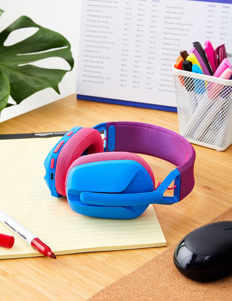 Logitech G435 LIGHTSPEED & Bluetooth Wireless Gaming Headset, Ultra Lightweight 165g over-ear headphones, built-in mics, 18h battery, compatible with Dolby Atmos, PC, PS4, PS5, Nintendo Switch - Black