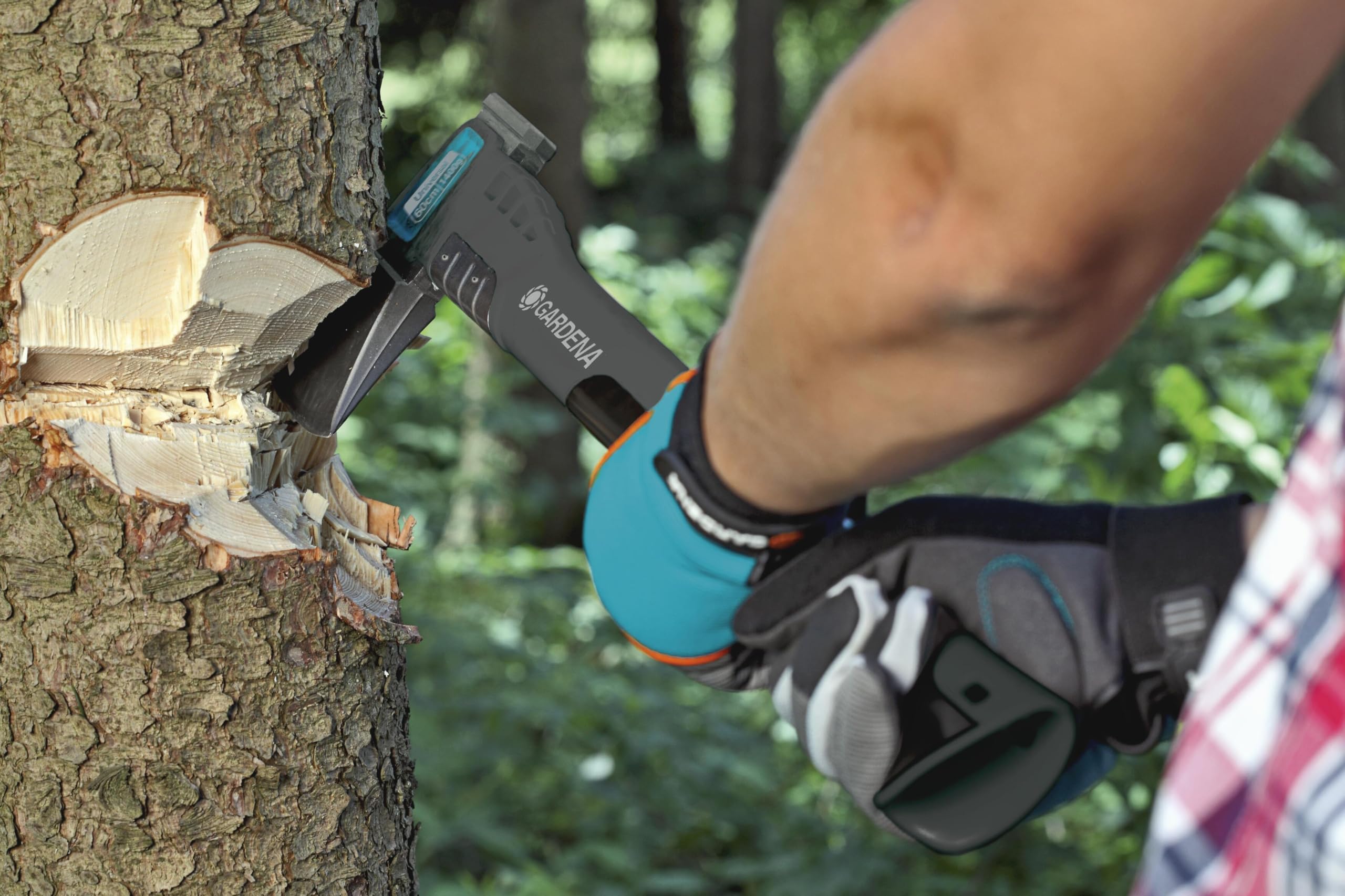 Gardena Universal Axe 1400 A, Versatile Axe for Various Wood Work, Non-stick Coating, Impact Protection, Hammer Function, 60 cm (8716-48), 08716-48