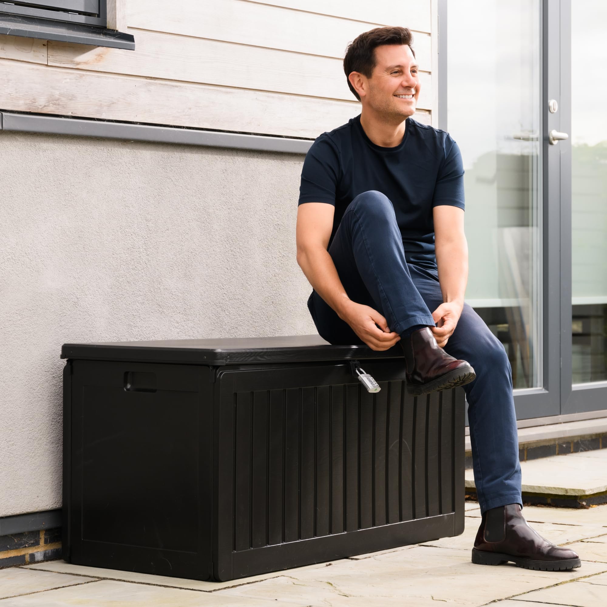 Olsen & Smith 680L Large Garden Storage Box - Weather Resistant Heavy Duty Garden Box with Padlock & Wood Effect - Huge Capacity Outdoor Storage Chest for Tools, Cushions, Toys & More (Anthracite)
