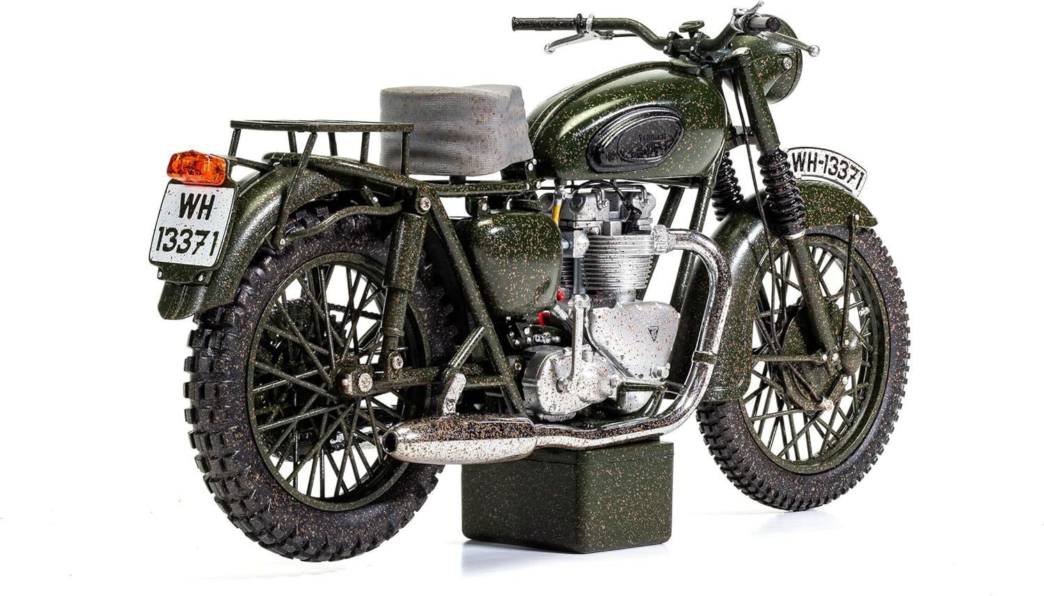 Corgi Diecast Model Cars - CC08501 The Great Escape - Triumph TR6 Trophy (Weathered) - Men, Women & Kids Souvenir Gifts from UK - Small Die Cast Toy Car Models for Boys, Gift for Motor Enthusiasts