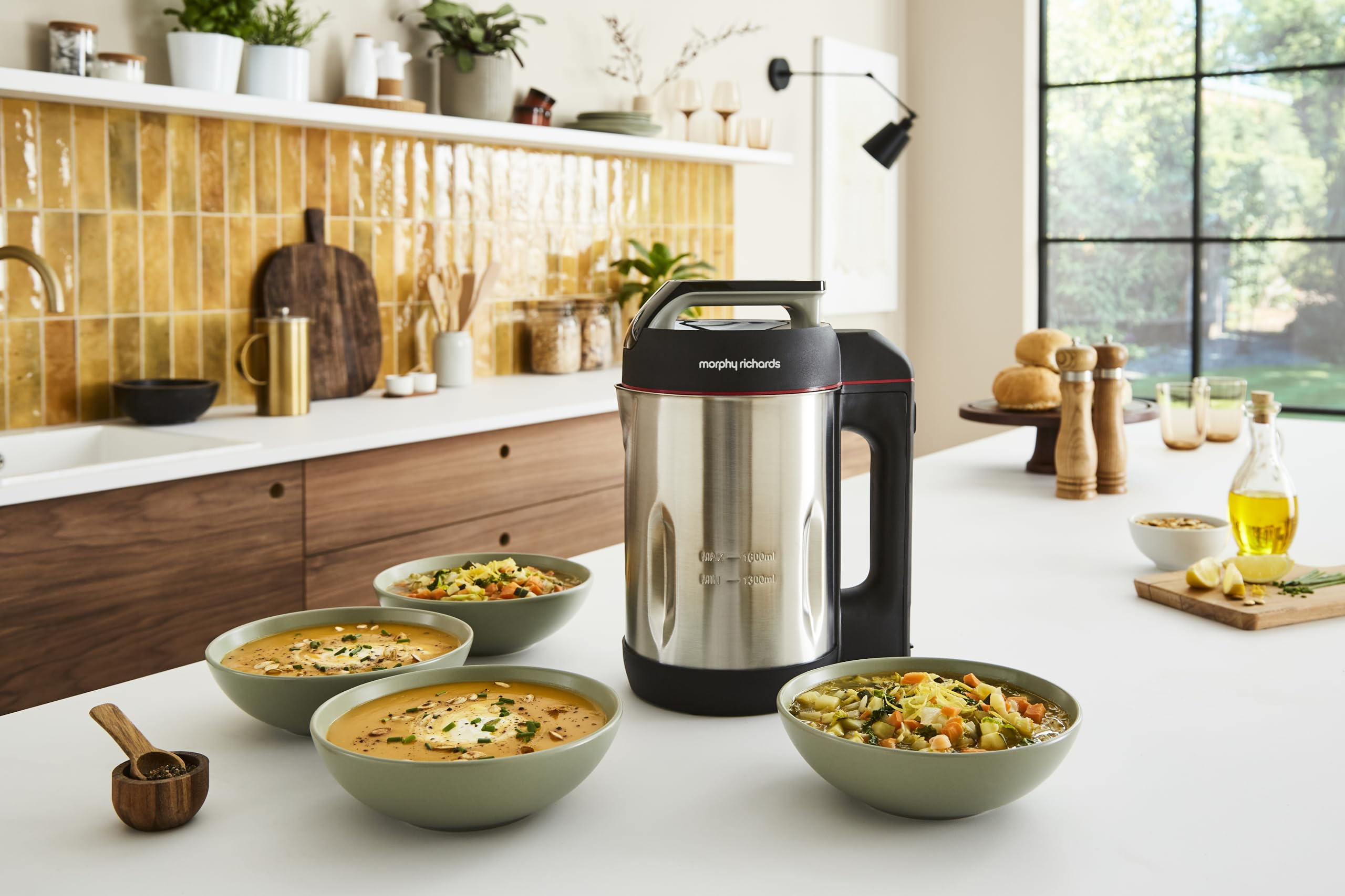 Morphy Richards Saut & Soup Maker, 1.6L, 4 Settings, Smooth, Chunky, Juice, Blend Pause Function, Family Size, Non-Stick Coated Jug, Detachable Power