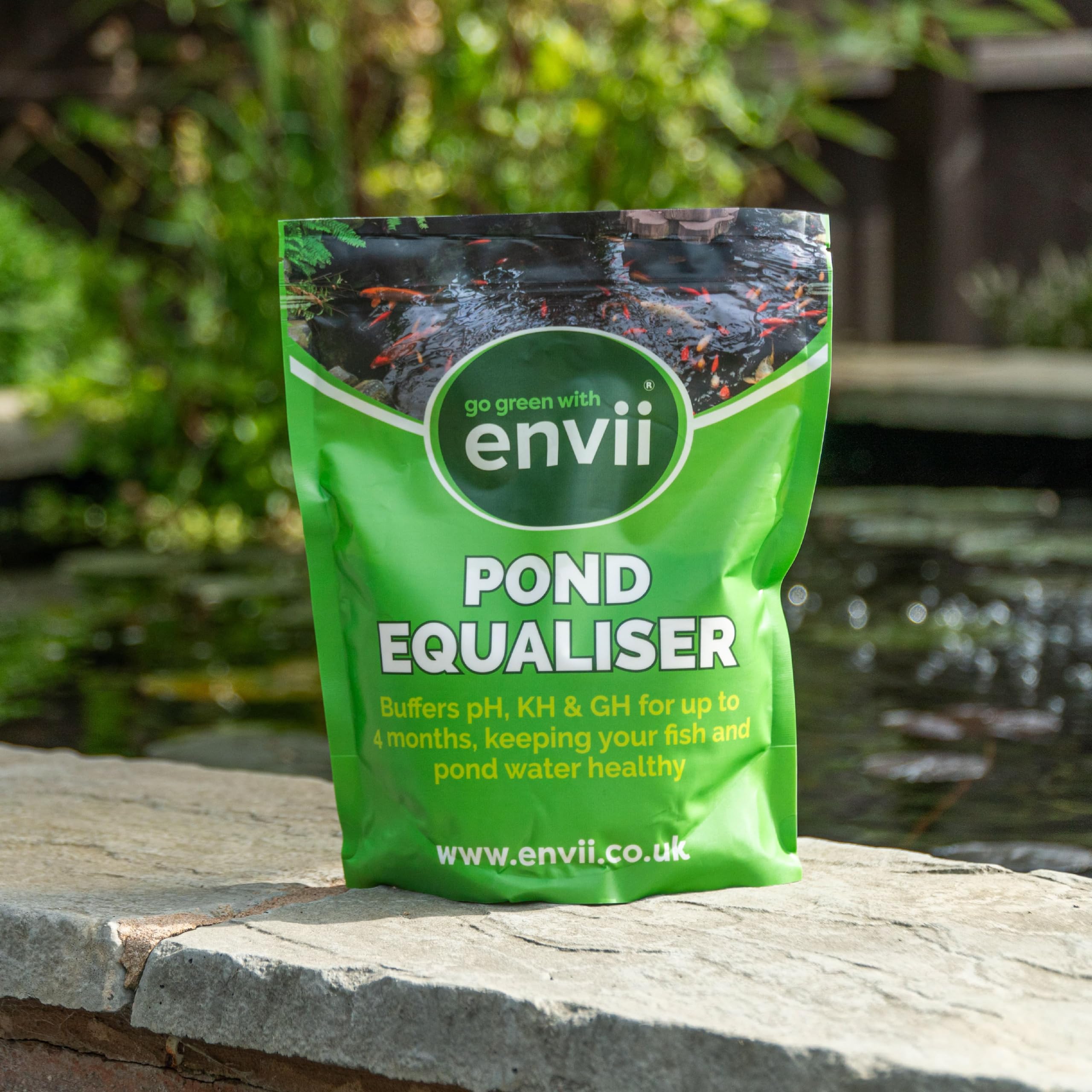 envii Pond Equaliser ? Pond pH Buffer Instantly Balances, and Stabilises pH, KH and GH Levels, Pond Ammonia Remover, Works All Year Round Through