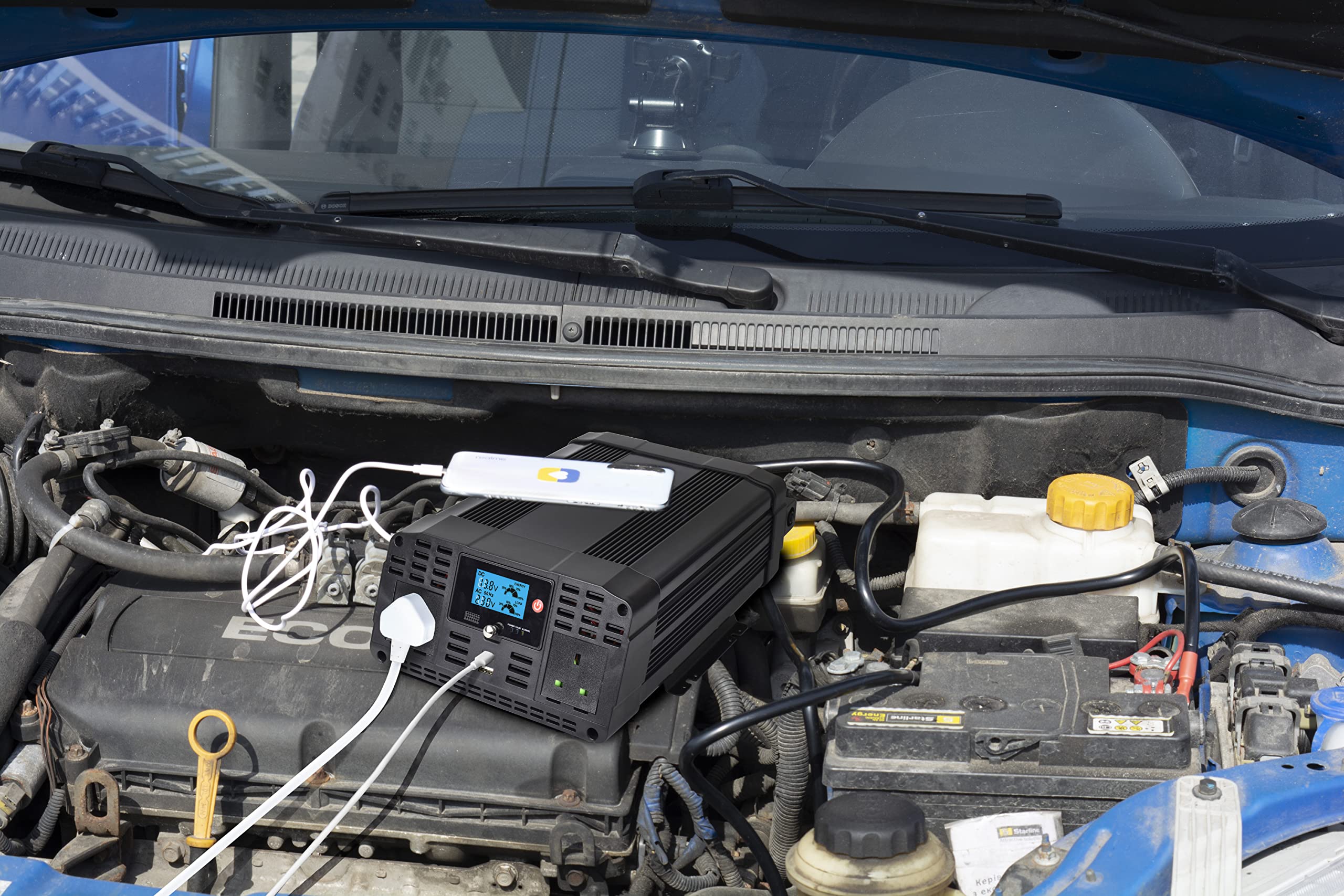 Technaxx Off-Grid Pure Sine Wave Car Power Inverter TE22 – 2000W/4000W Peak – 12V to 230V Converter with LCD, 2x UK Plugs, USB-A QC 3.0 & USB-C – TÜV Certified – Ideal for Camping & Travel