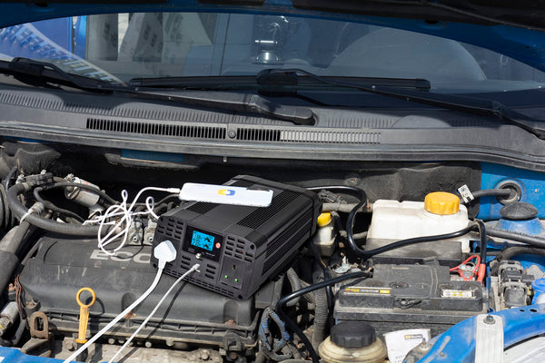 Technaxx Off-Grid Pure Sine Wave Car Power Inverter TE22 – 2000W/4000W Peak – 12V to 230V Converter with LCD, 2x UK Plugs, USB-A QC 3.0 & USB-C – TÜV Certified – Ideal for Camping & Travel