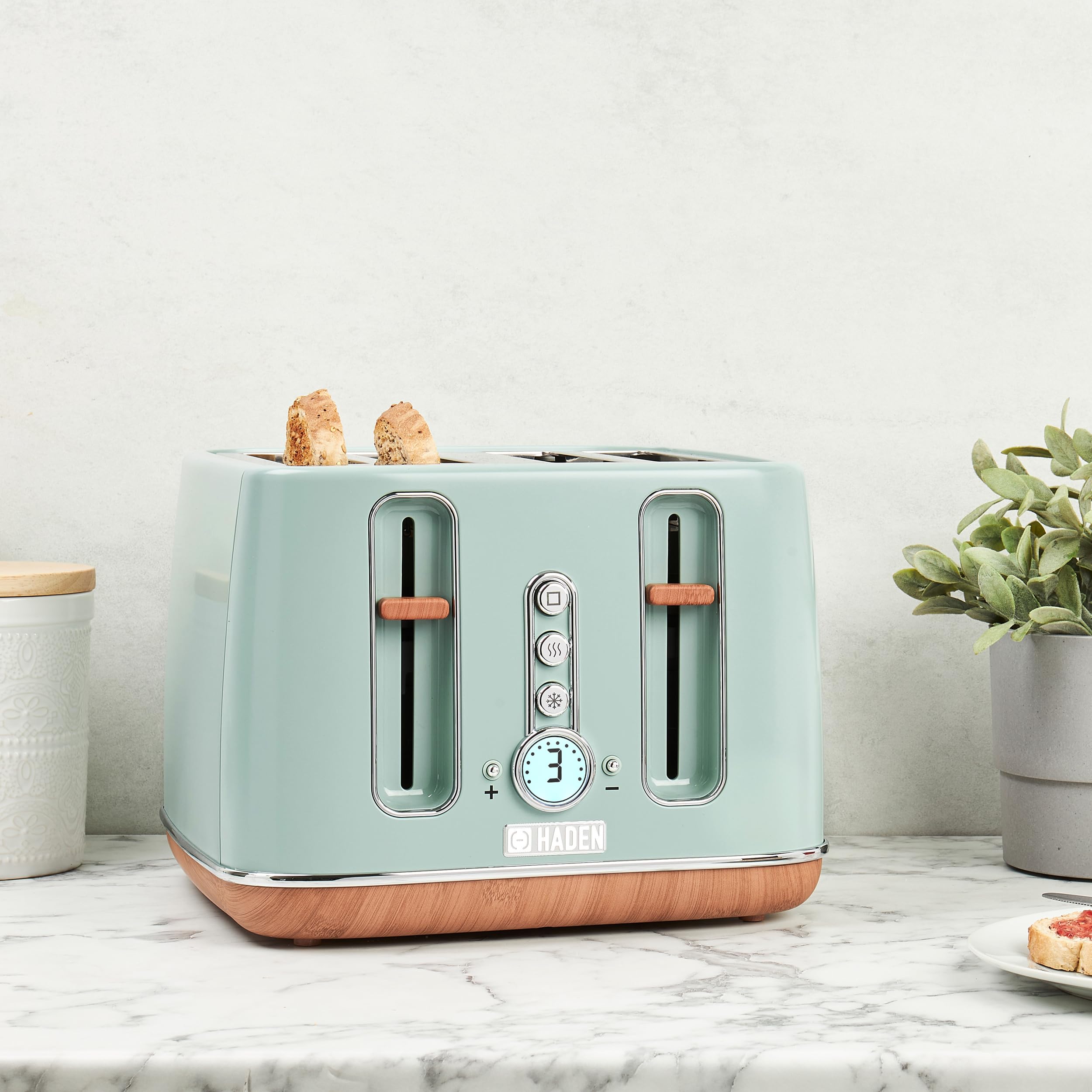 Haden Dorchester Toaster 4 Slice  Stainless Steel Body - Modern LCD Display - 6 Browning Levels - Cancel/Defrost/Reheat - 1900-2300W Digital 4 Slice