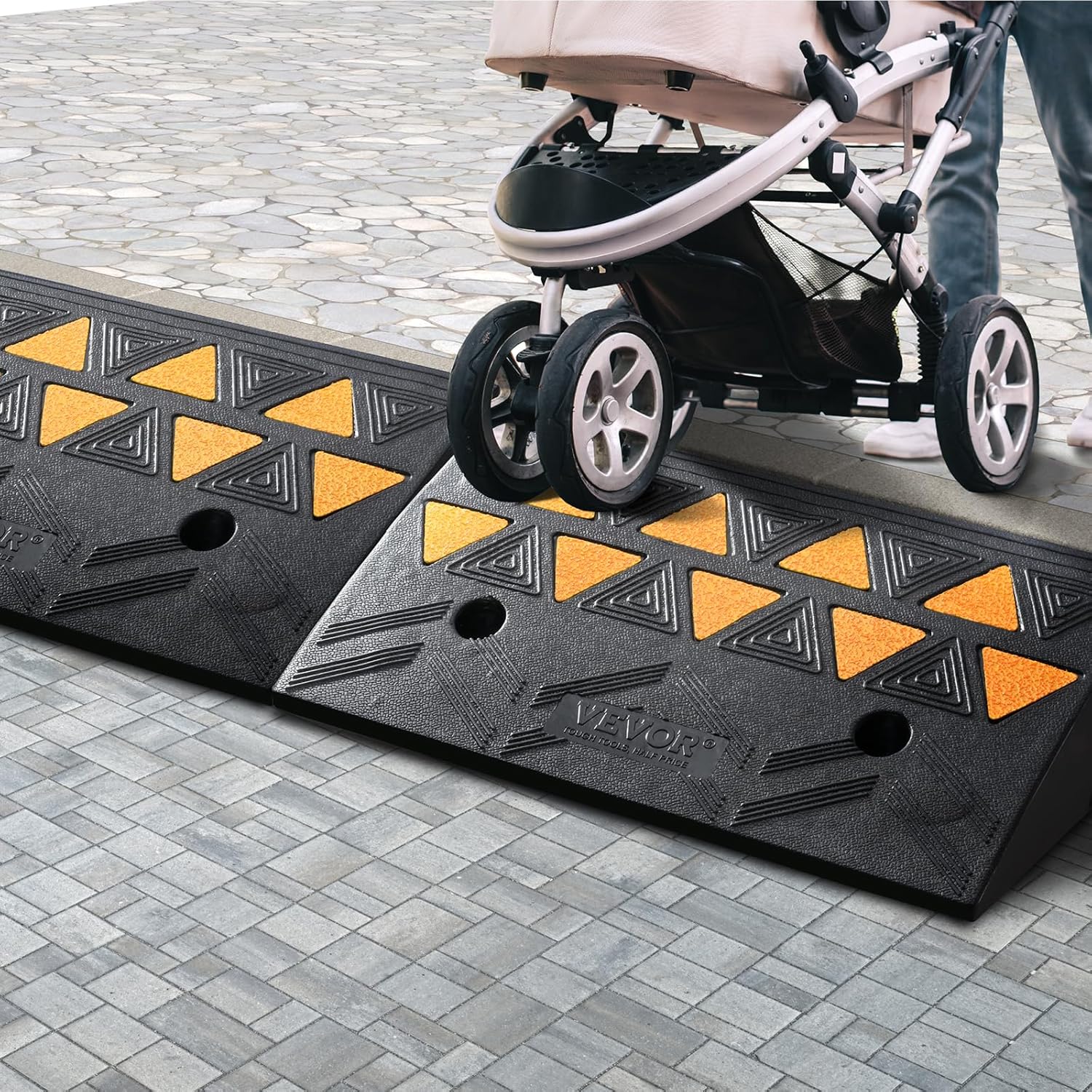 VEVOR Rubber Curb Ramp 2 Pack, 4.3" Rise Height Heavy-Duty 33069 lbs/15 T Capacity Threshold Ramps, Driveway Ramps with Stable Grid Structure for Cars, Wheelchairs, Bikes, Motorcycles